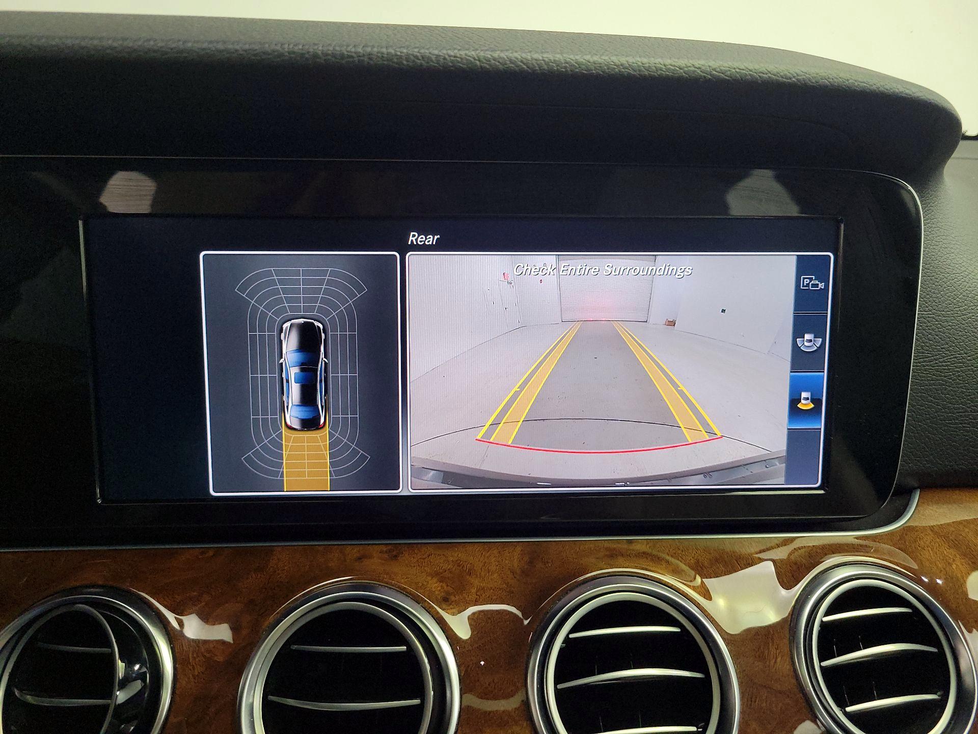 Thumbnail: 2017 Mercedes-Benz E-Class - 15