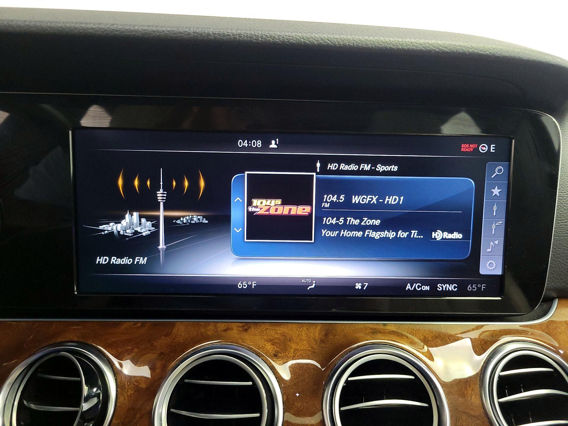 Thumbnail: 2017 Mercedes-Benz E-Class - 16