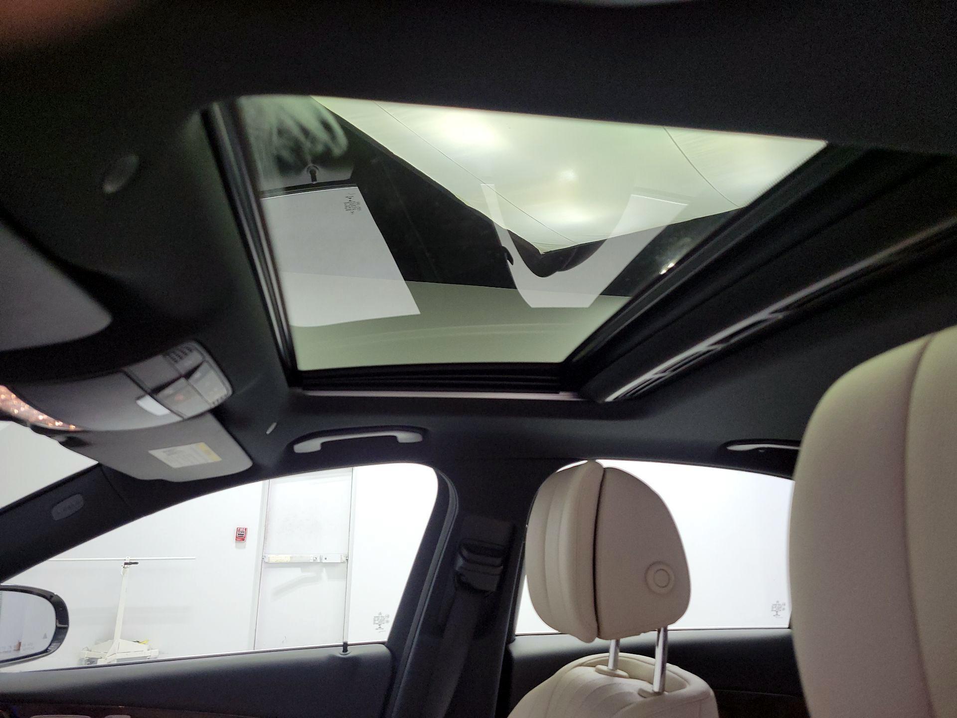 Thumbnail: 2017 Mercedes-Benz E-Class - 20