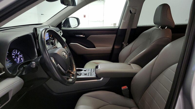 2020 Toyota Highlander XLE 11