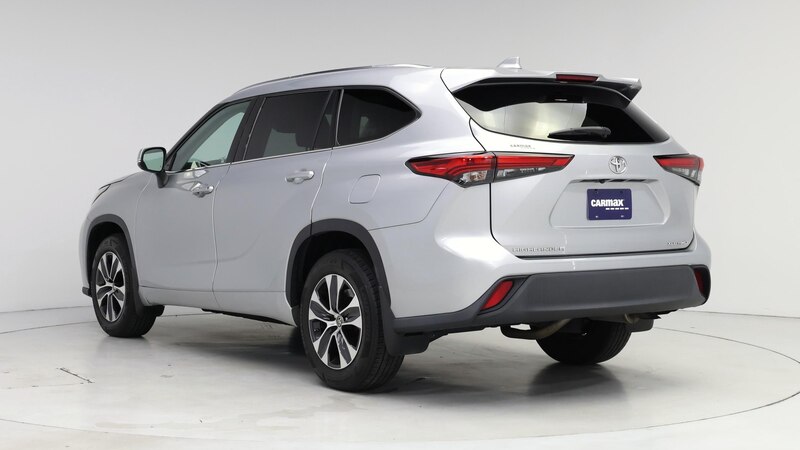 2020 Toyota Highlander XLE 2