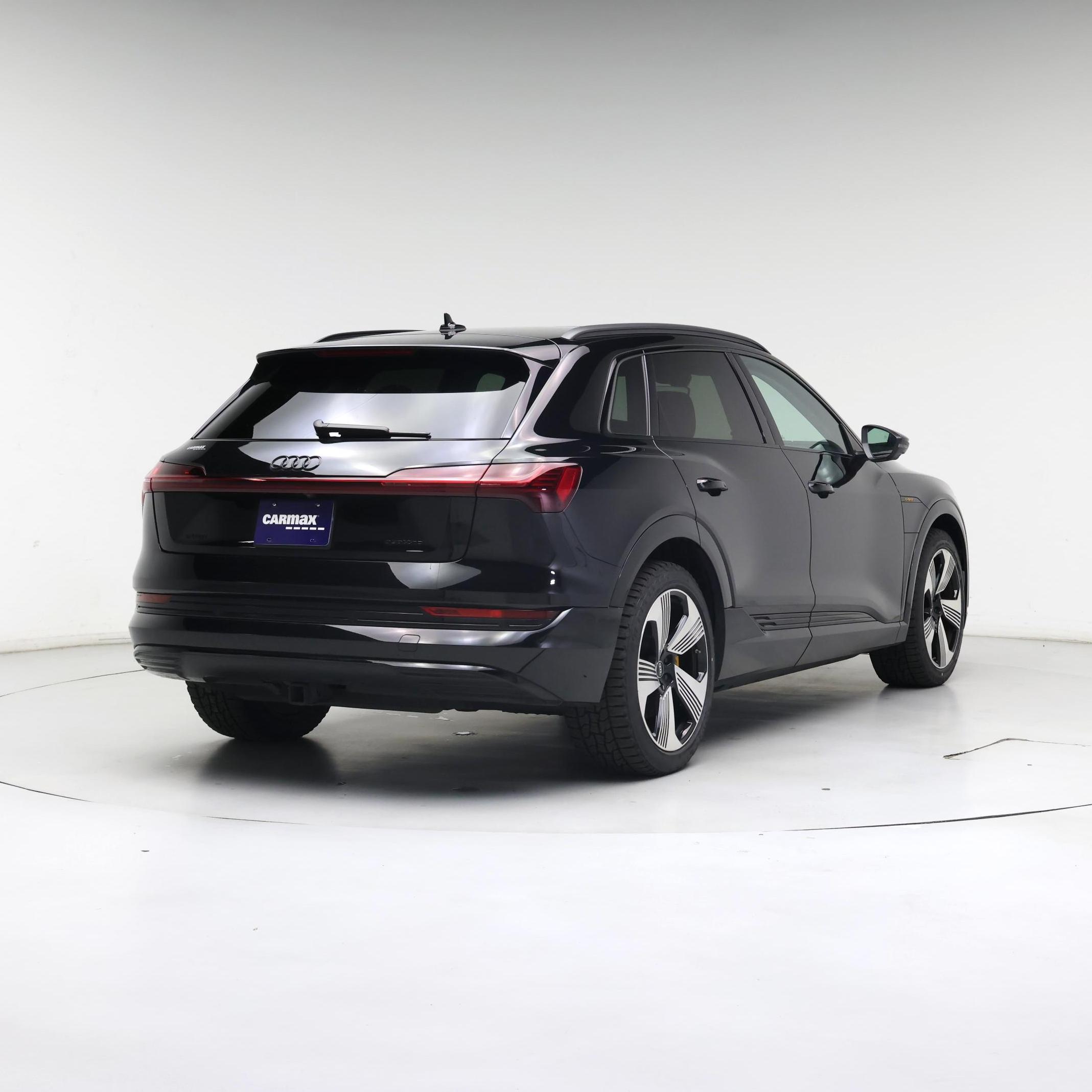 Thumbnail: 2023 Audi e-tron - 8