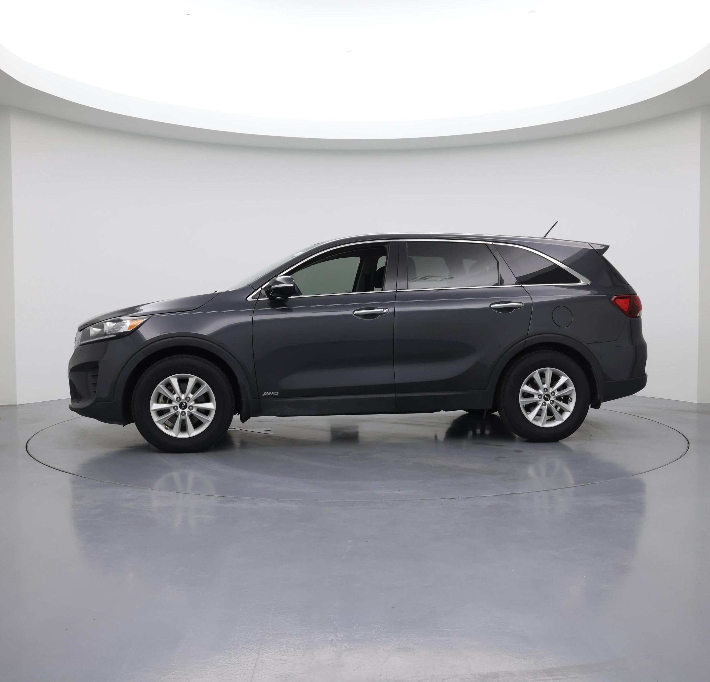 Thumbnail: 2019 Kia Sorento - 3