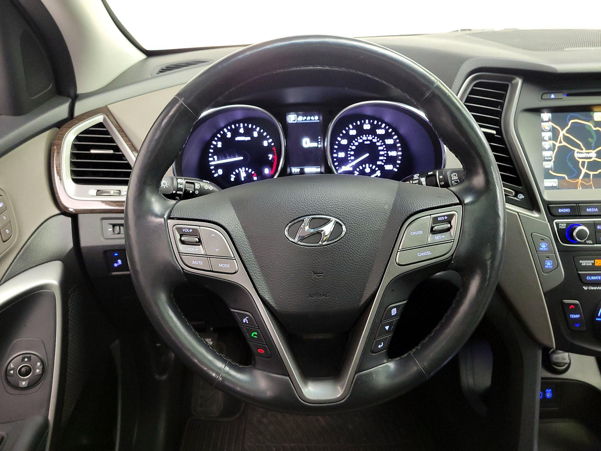 Thumbnail: 2017 Hyundai Santa Fe - 10