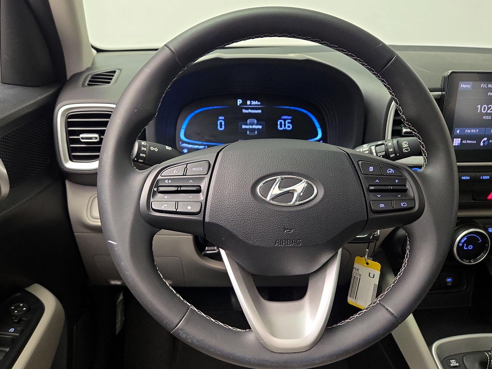 Thumbnail: 2023 Hyundai Venue - 10