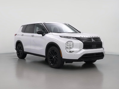 White 2024 Mitsubishi Outlander SE Black Edition
