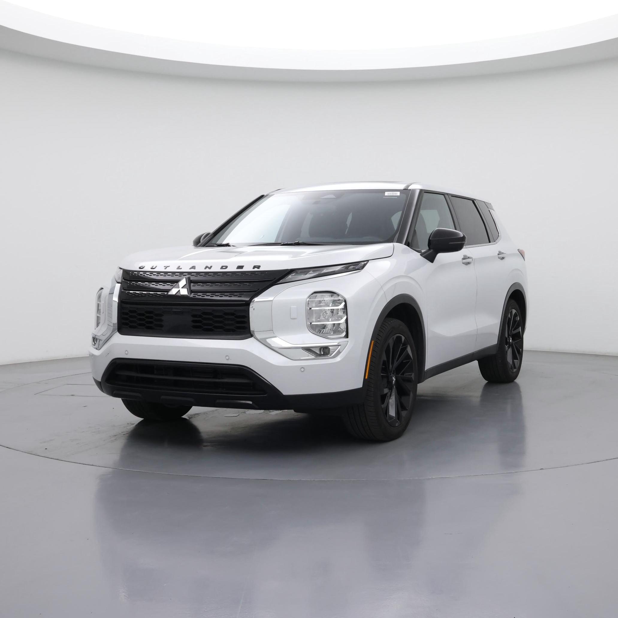 Thumbnail: 2024 Mitsubishi Outlander - 4