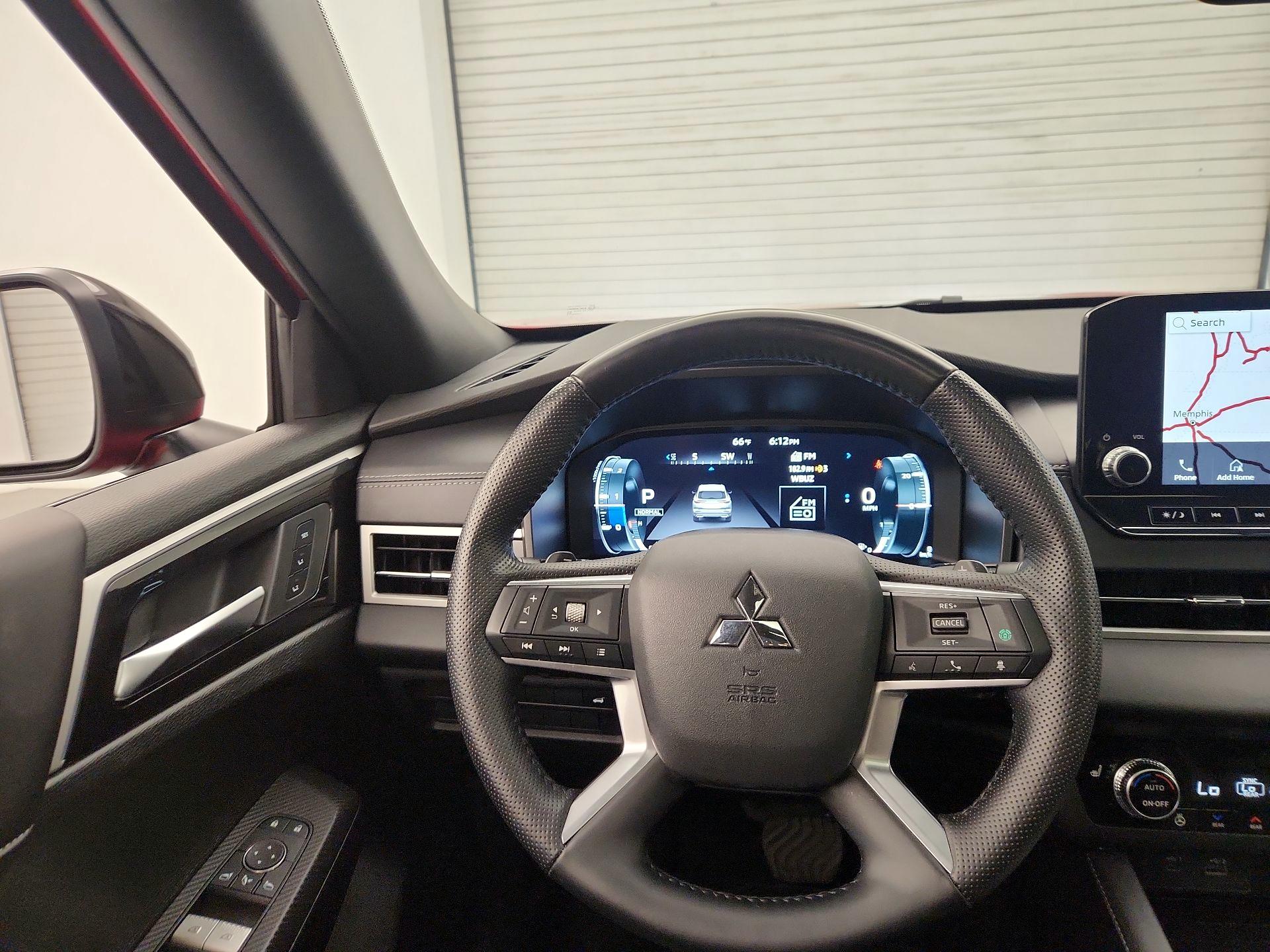 Thumbnail: 2024 Mitsubishi Outlander - 10