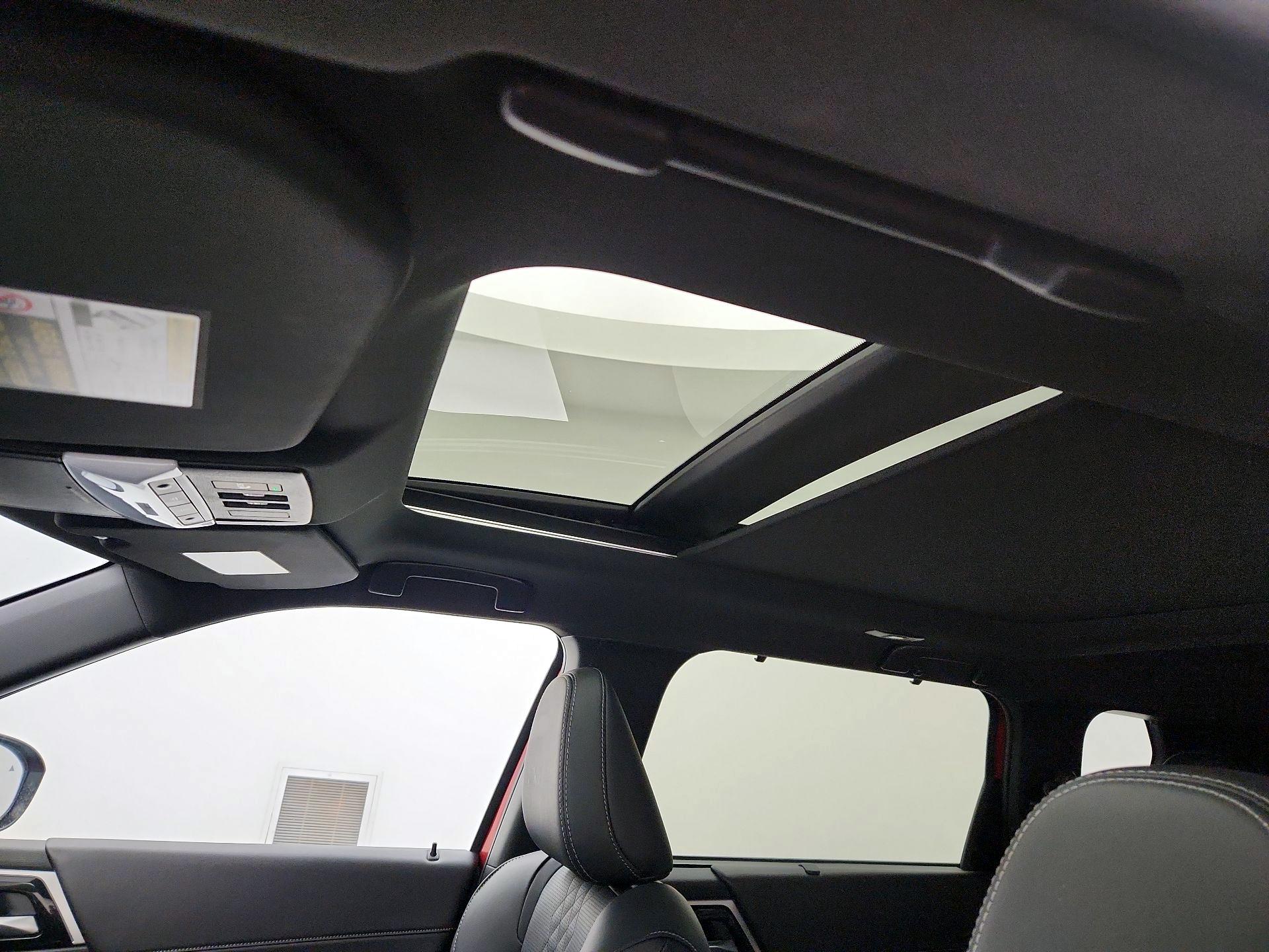 Thumbnail: 2024 Mitsubishi Outlander - 20