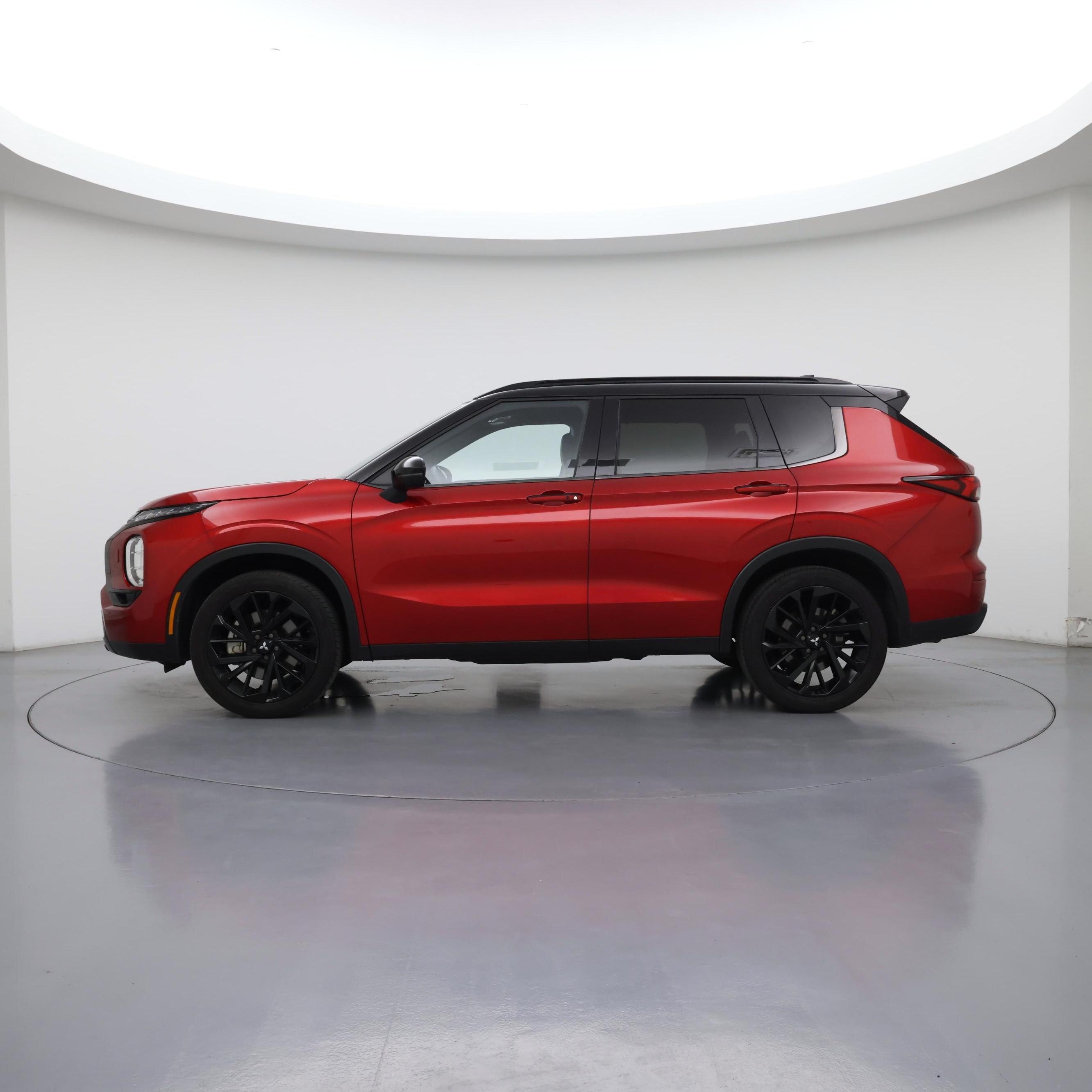 Thumbnail: 2024 Mitsubishi Outlander - 3