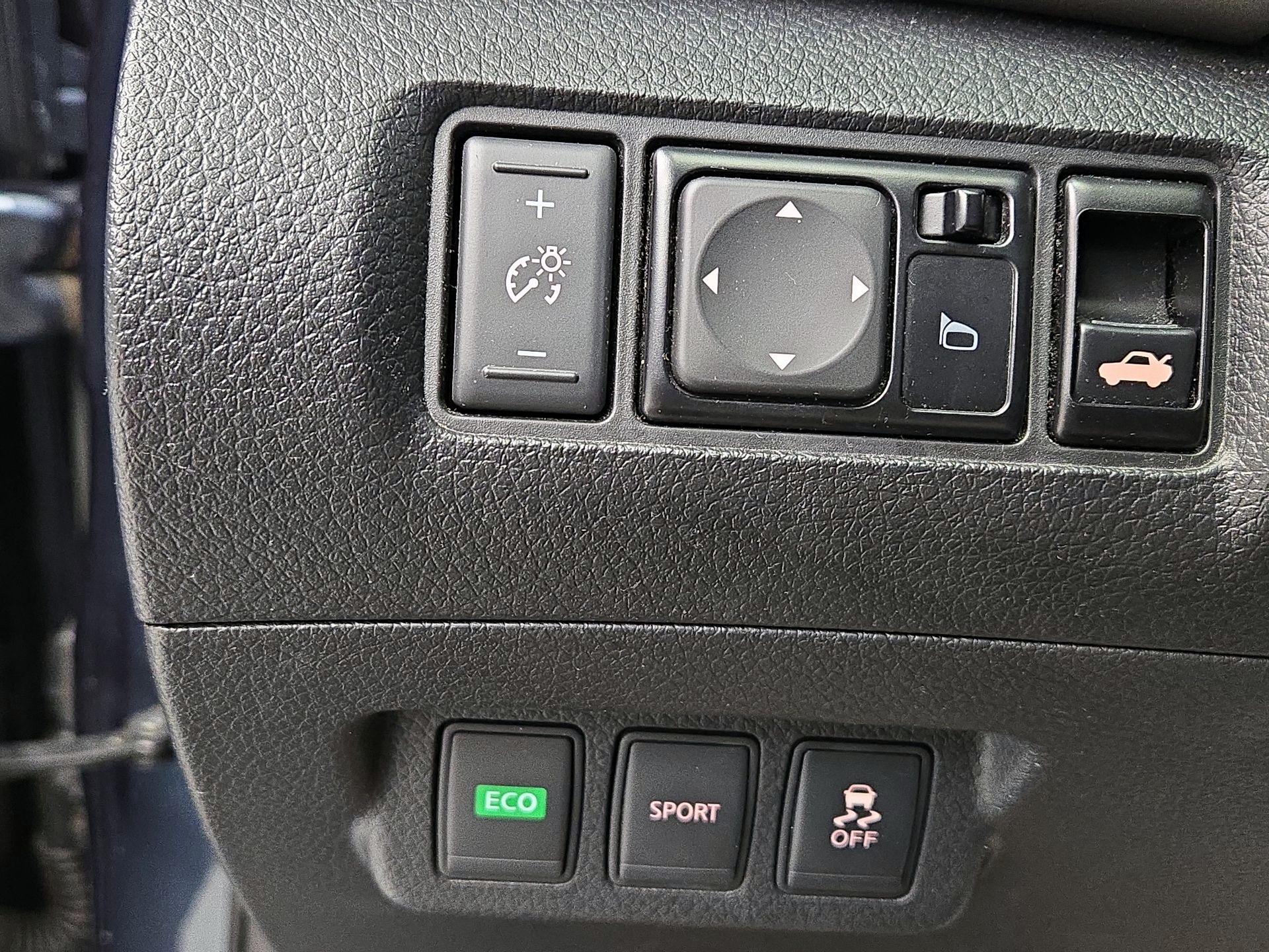 Thumbnail: 2015 Nissan Sentra - 13