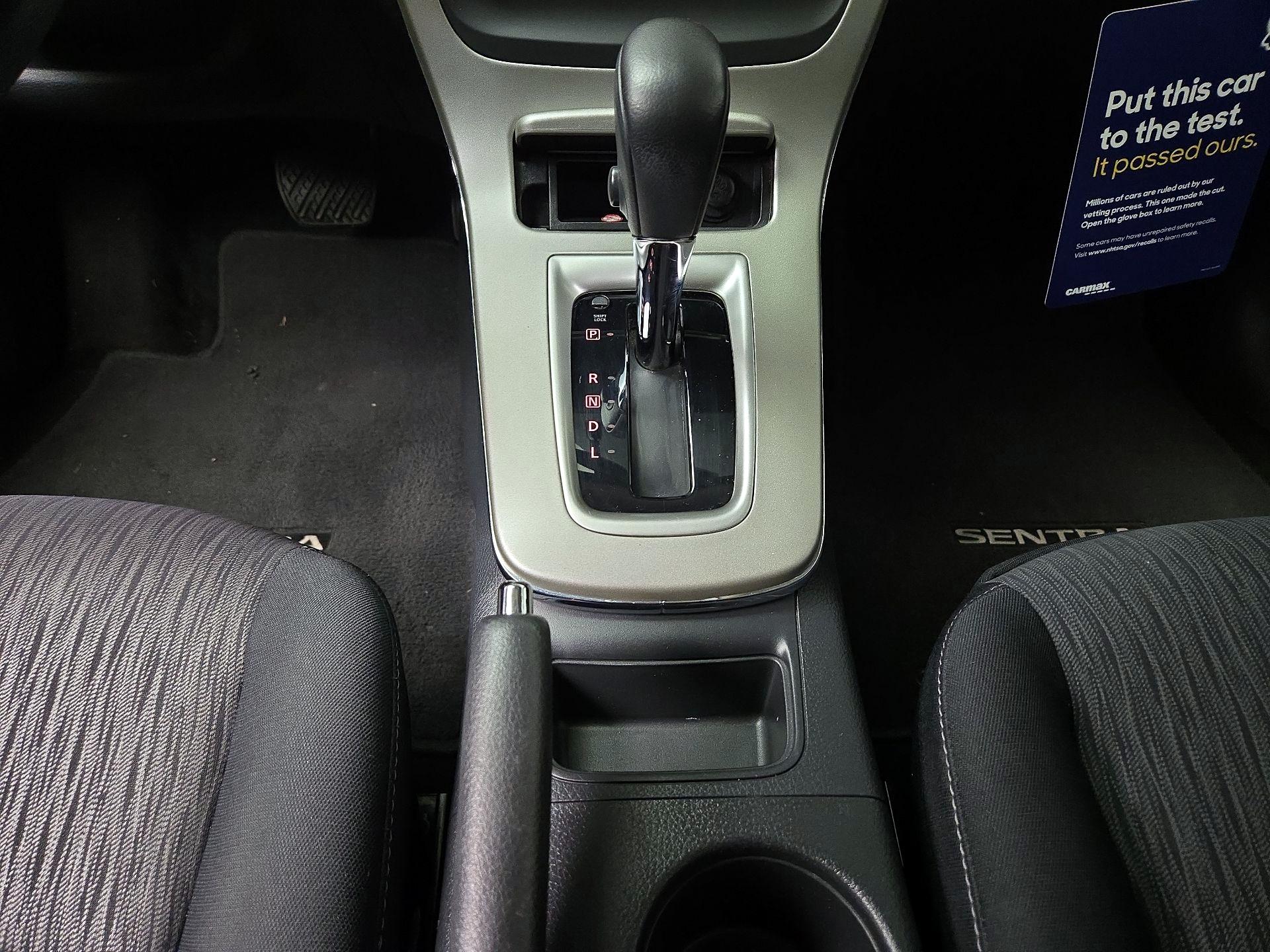 Thumbnail: 2015 Nissan Sentra - 17