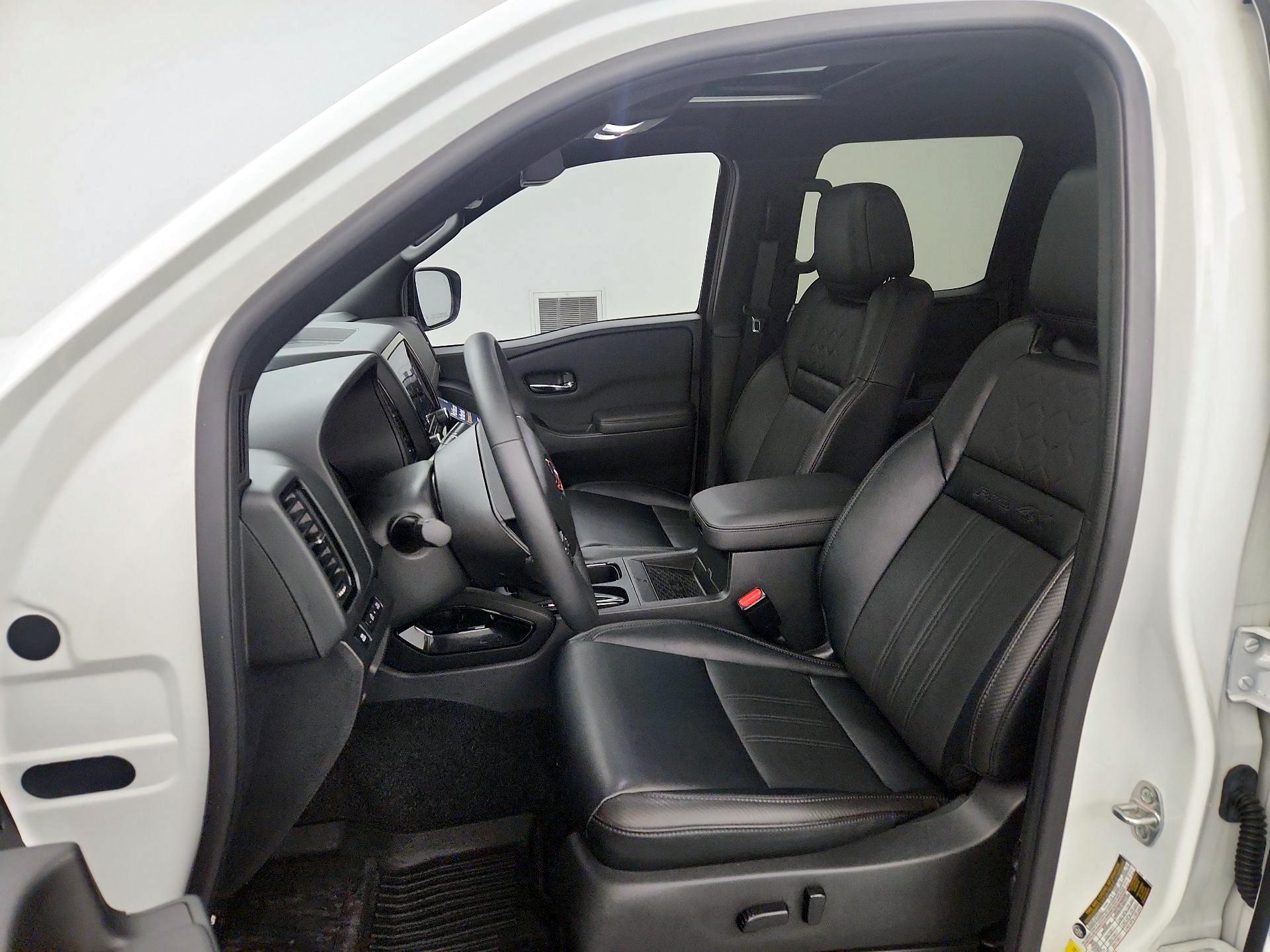 Thumbnail: 2022 Nissan Frontier - 11