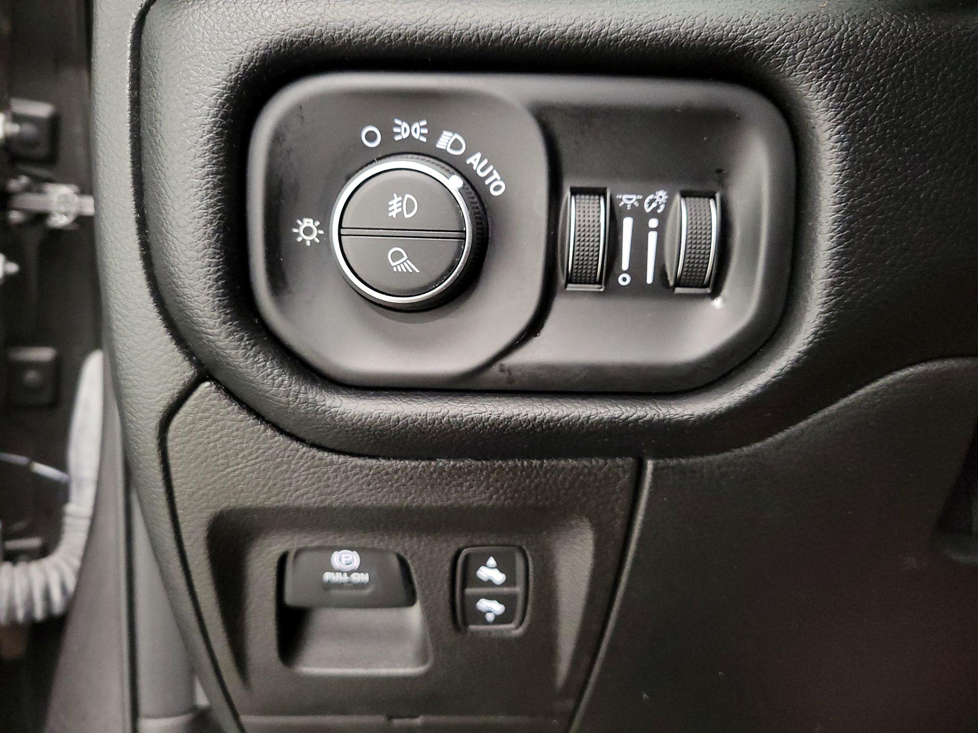 Thumbnail: 2021 RAM 1500 - 13