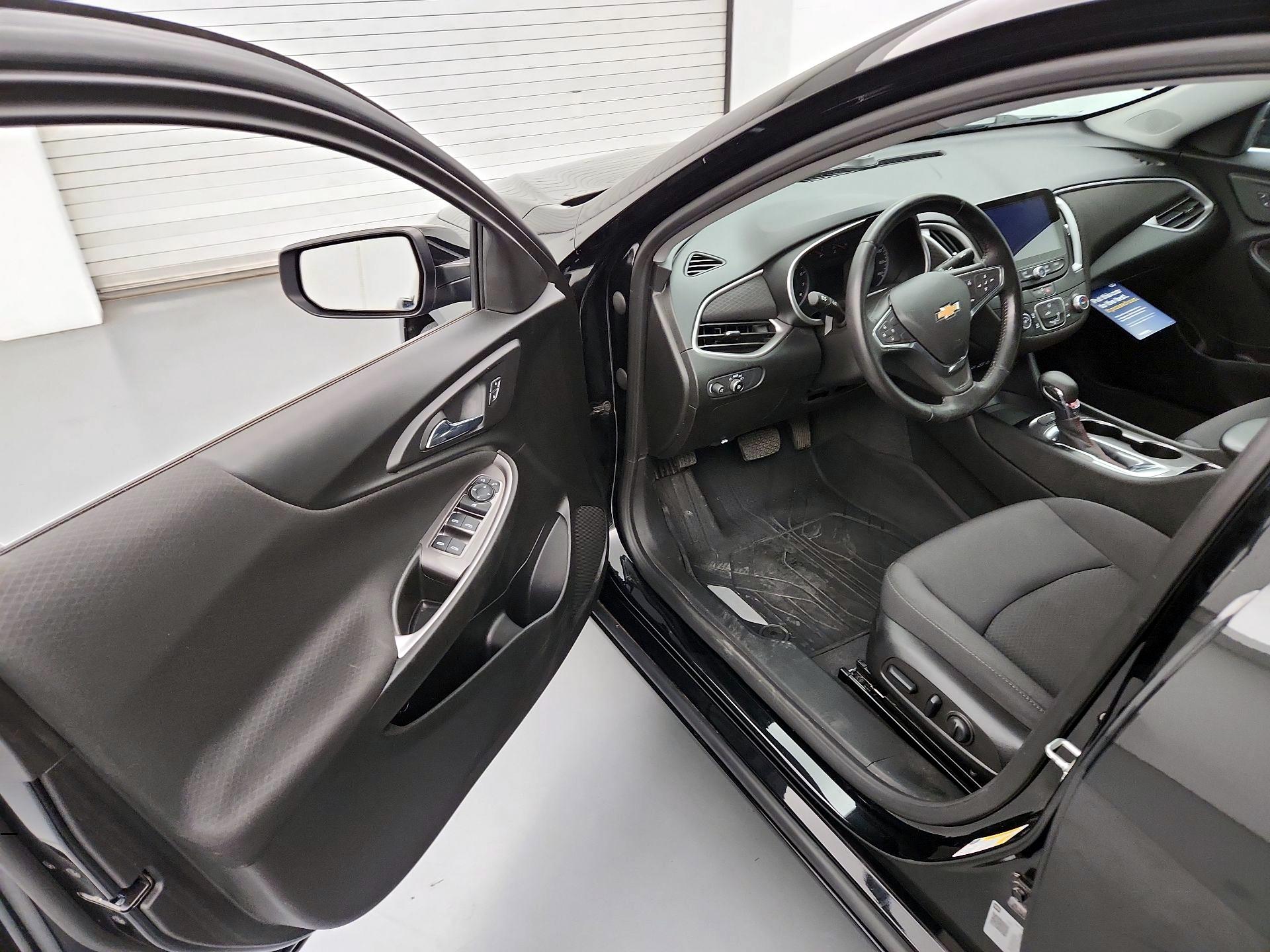 Thumbnail: 2021 Chevrolet Malibu - 11