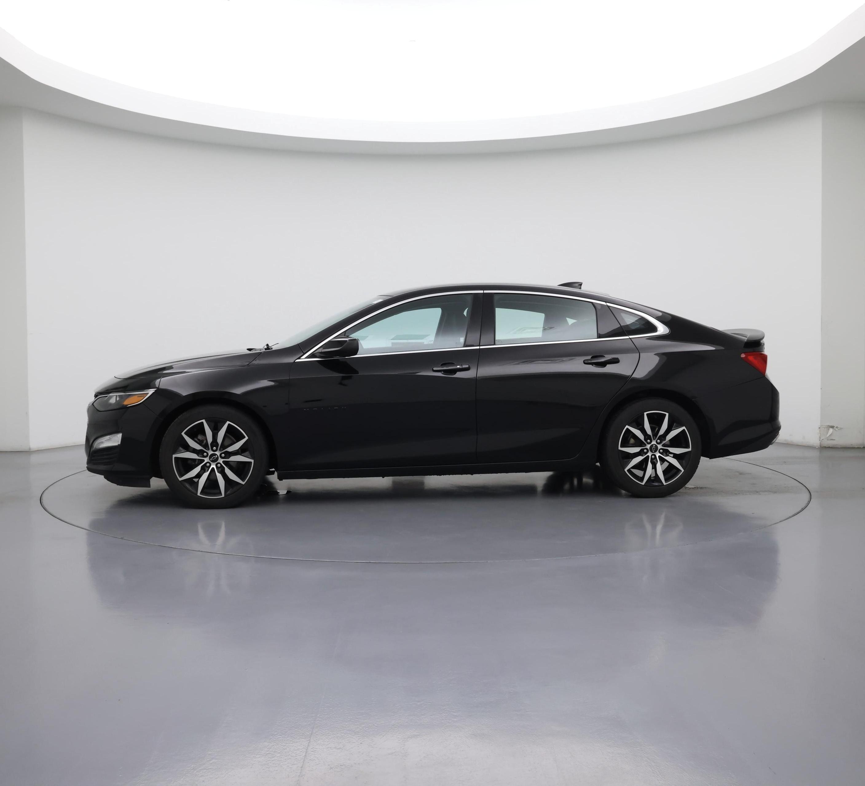 Thumbnail: 2021 Chevrolet Malibu - 3