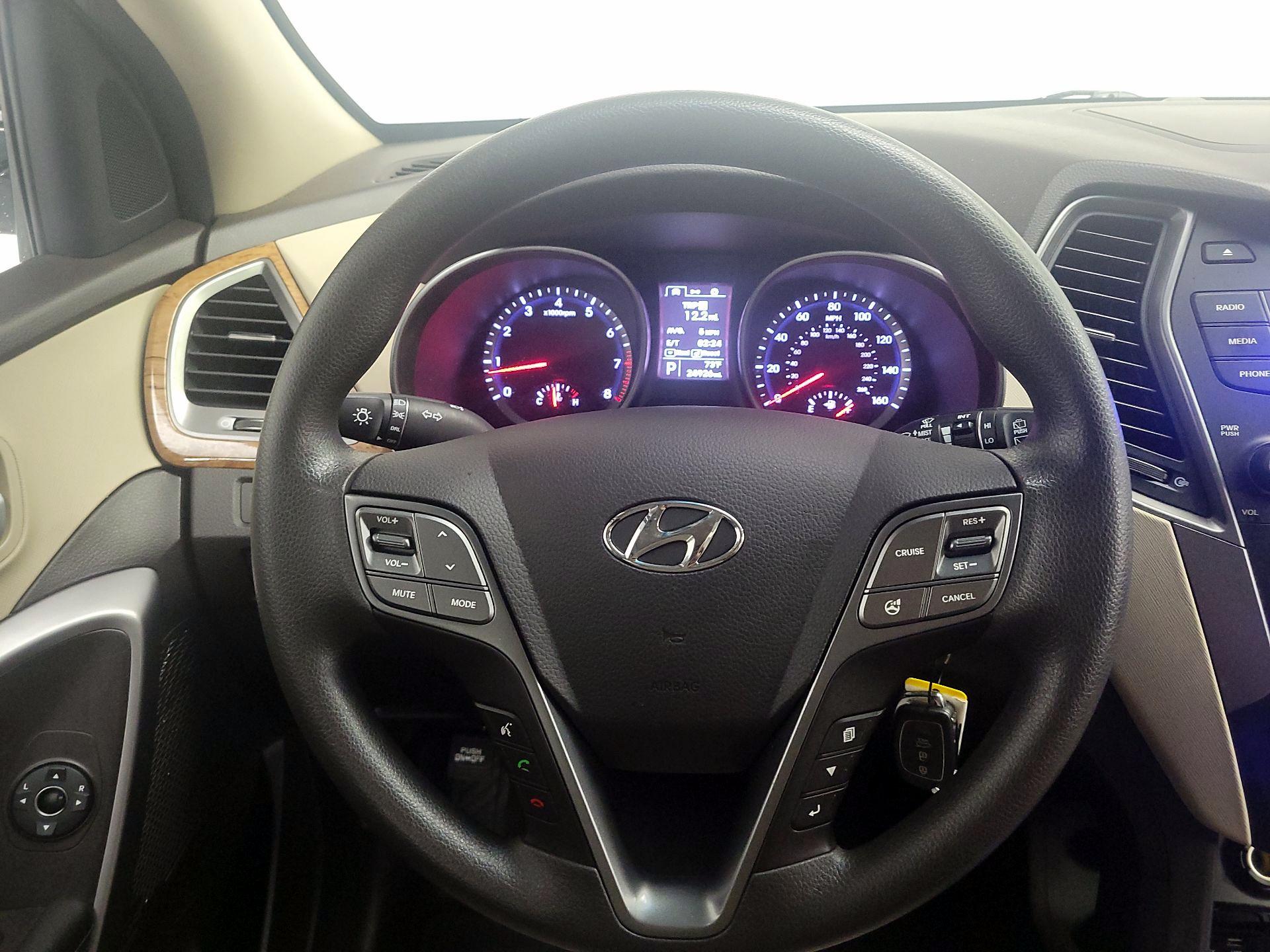 Thumbnail: 2016 Hyundai Santa Fe - 10