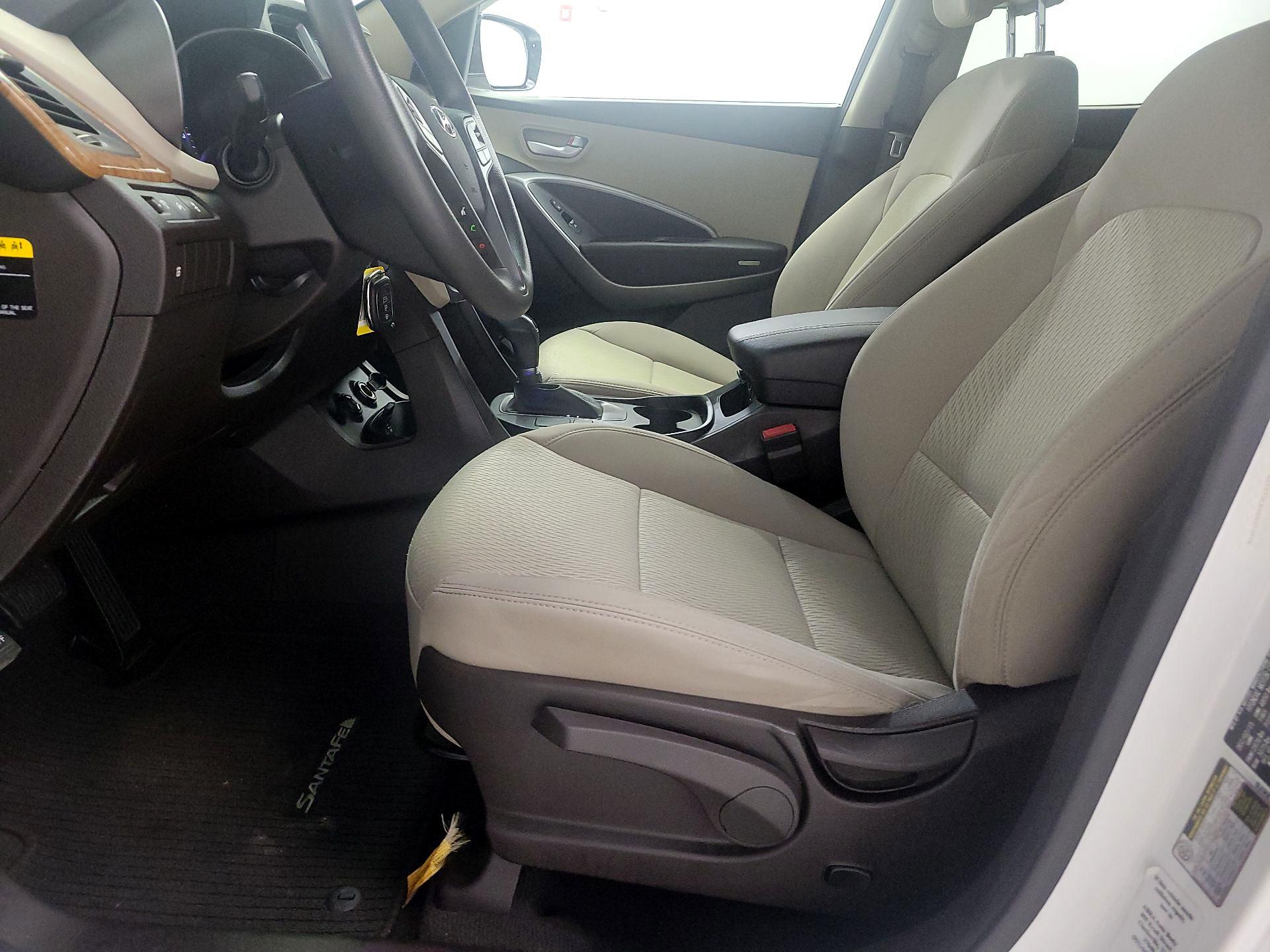Thumbnail: 2016 Hyundai Santa Fe - 11