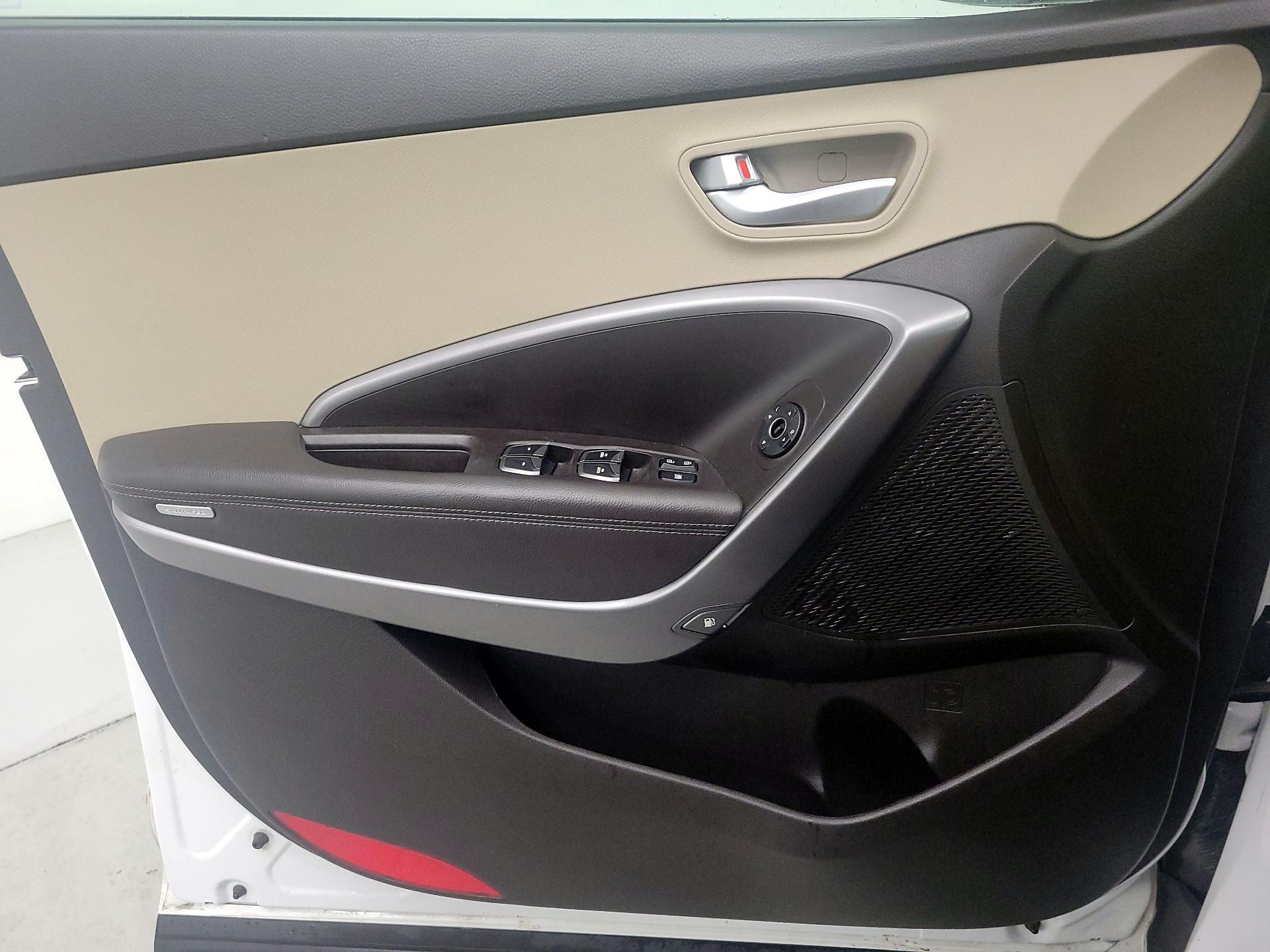 Thumbnail: 2016 Hyundai Santa Fe - 12