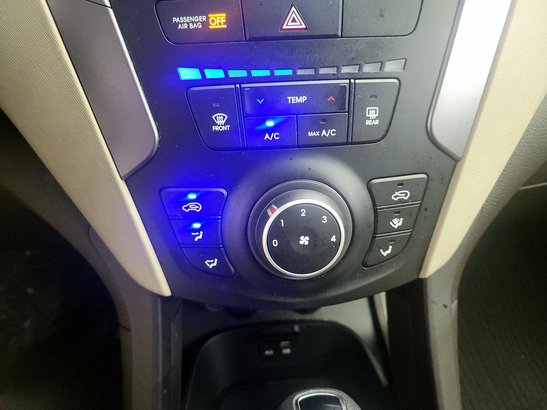 Thumbnail: 2016 Hyundai Santa Fe - 15