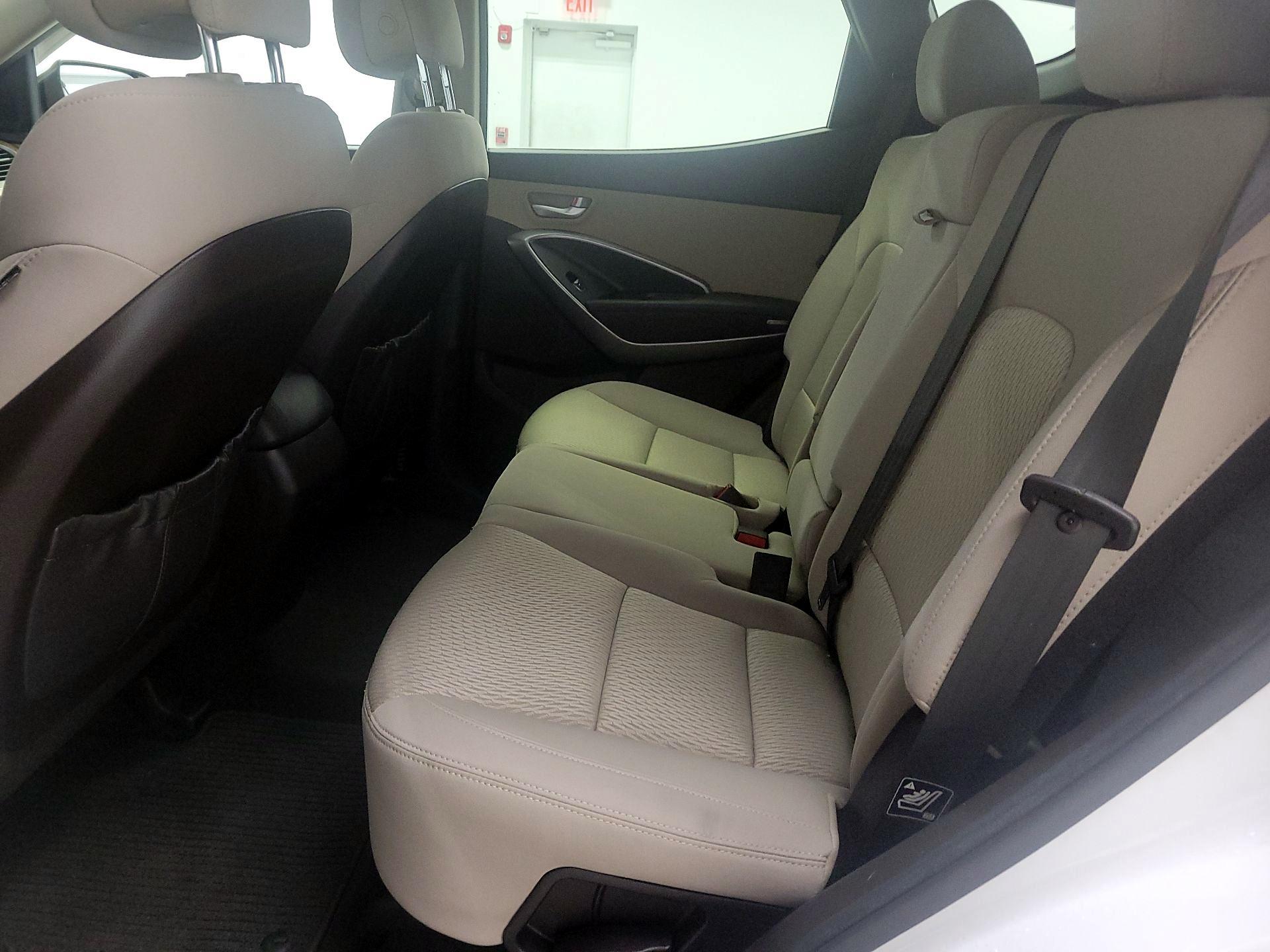 Thumbnail: 2016 Hyundai Santa Fe - 18
