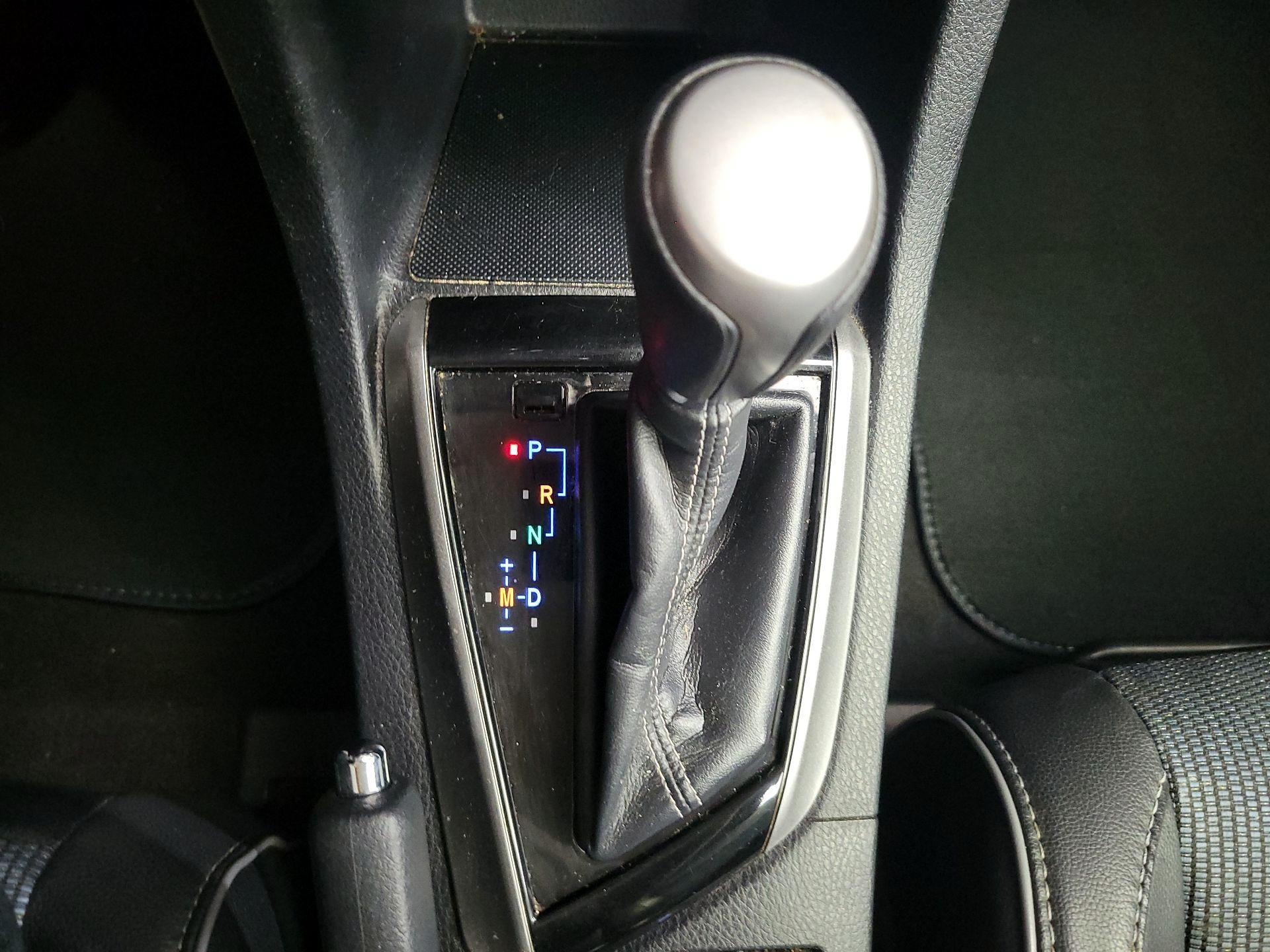 Thumbnail: 2015 Toyota Corolla - 17