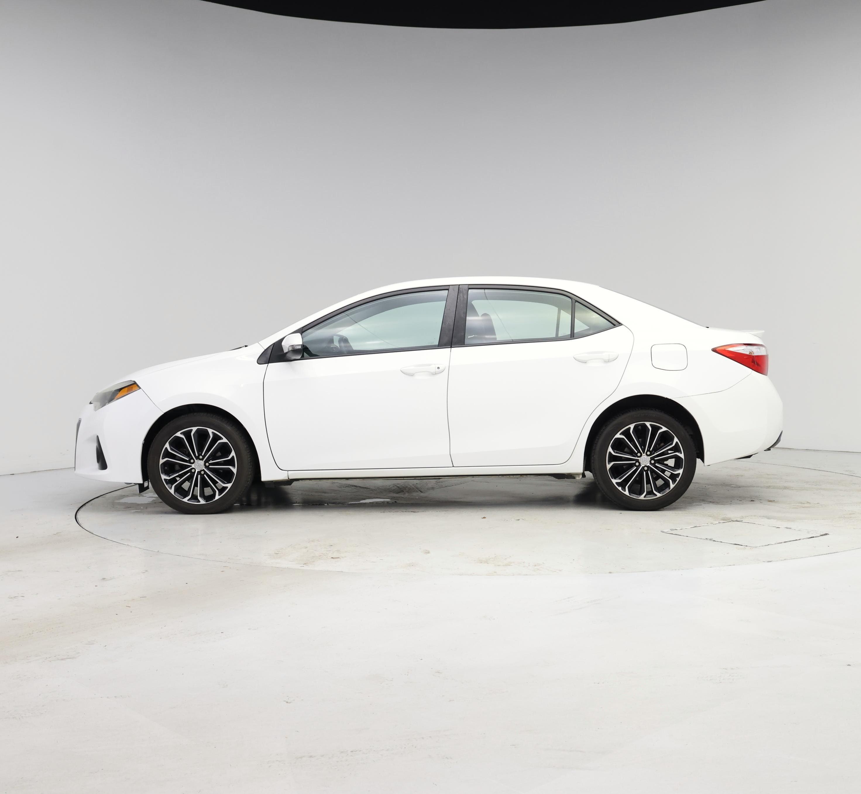 Thumbnail: 2015 Toyota Corolla - 3