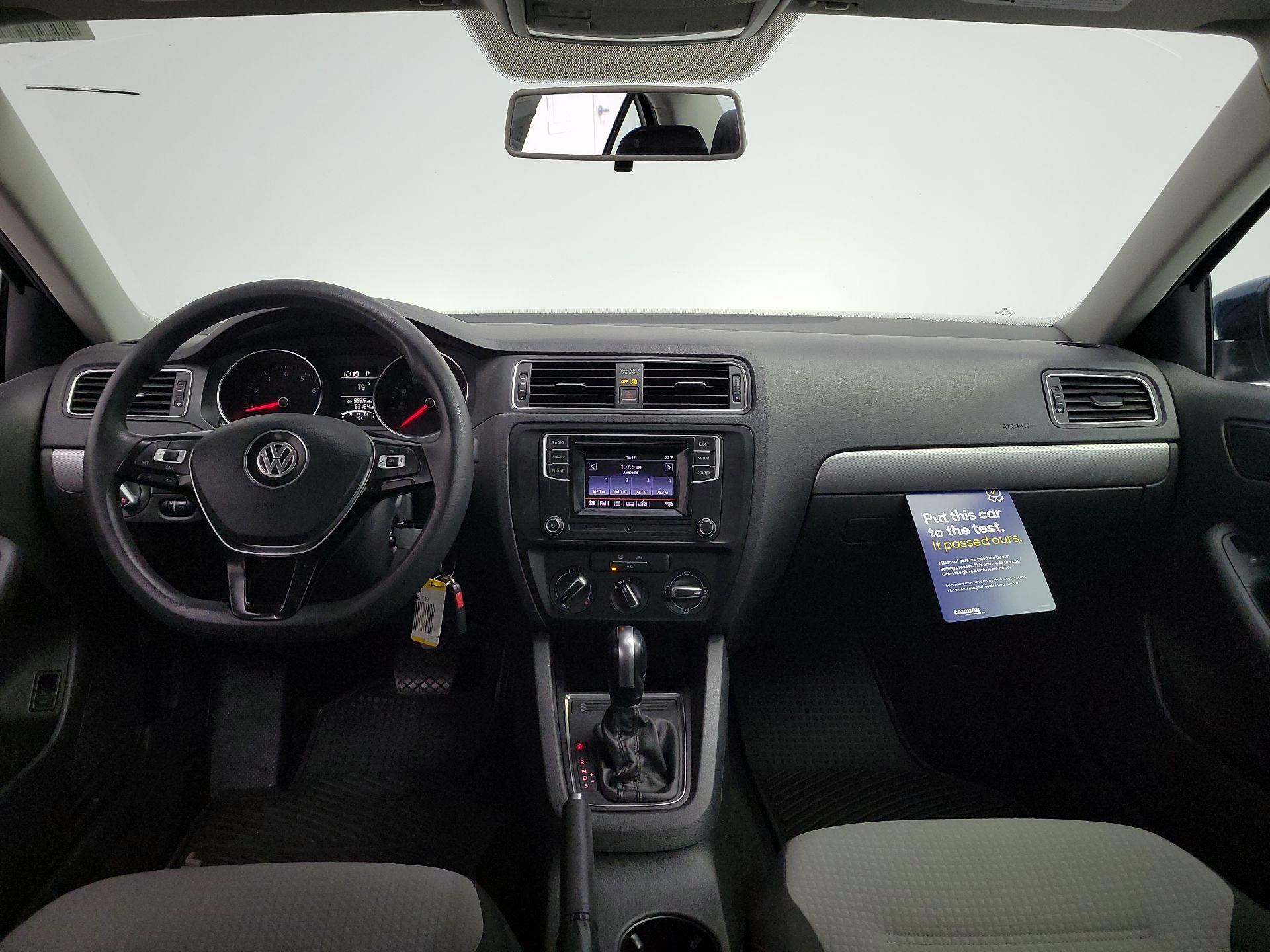 Thumbnail: 2017 Volkswagen Jetta - 9