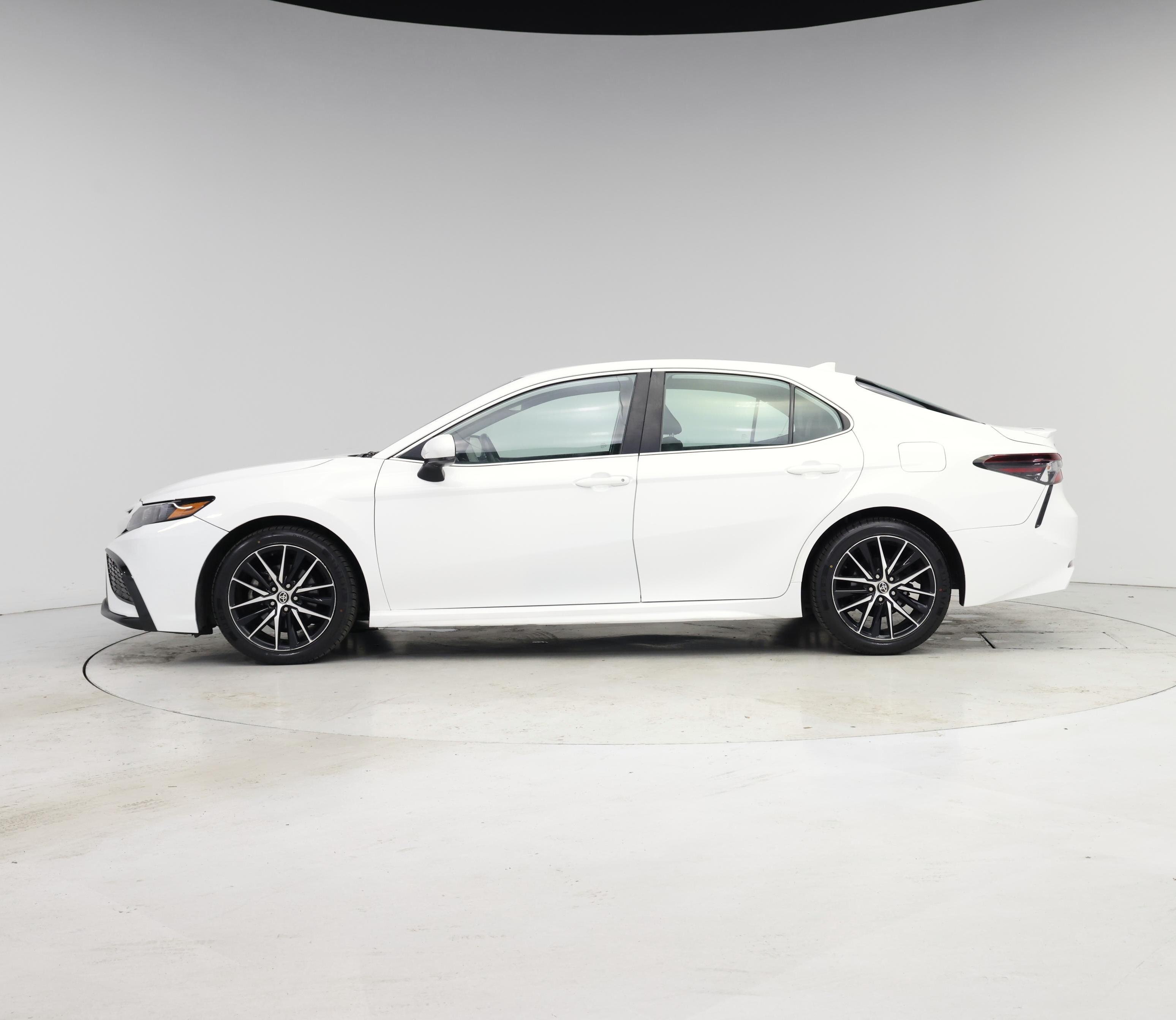 Thumbnail: 2021 Toyota Camry - 3