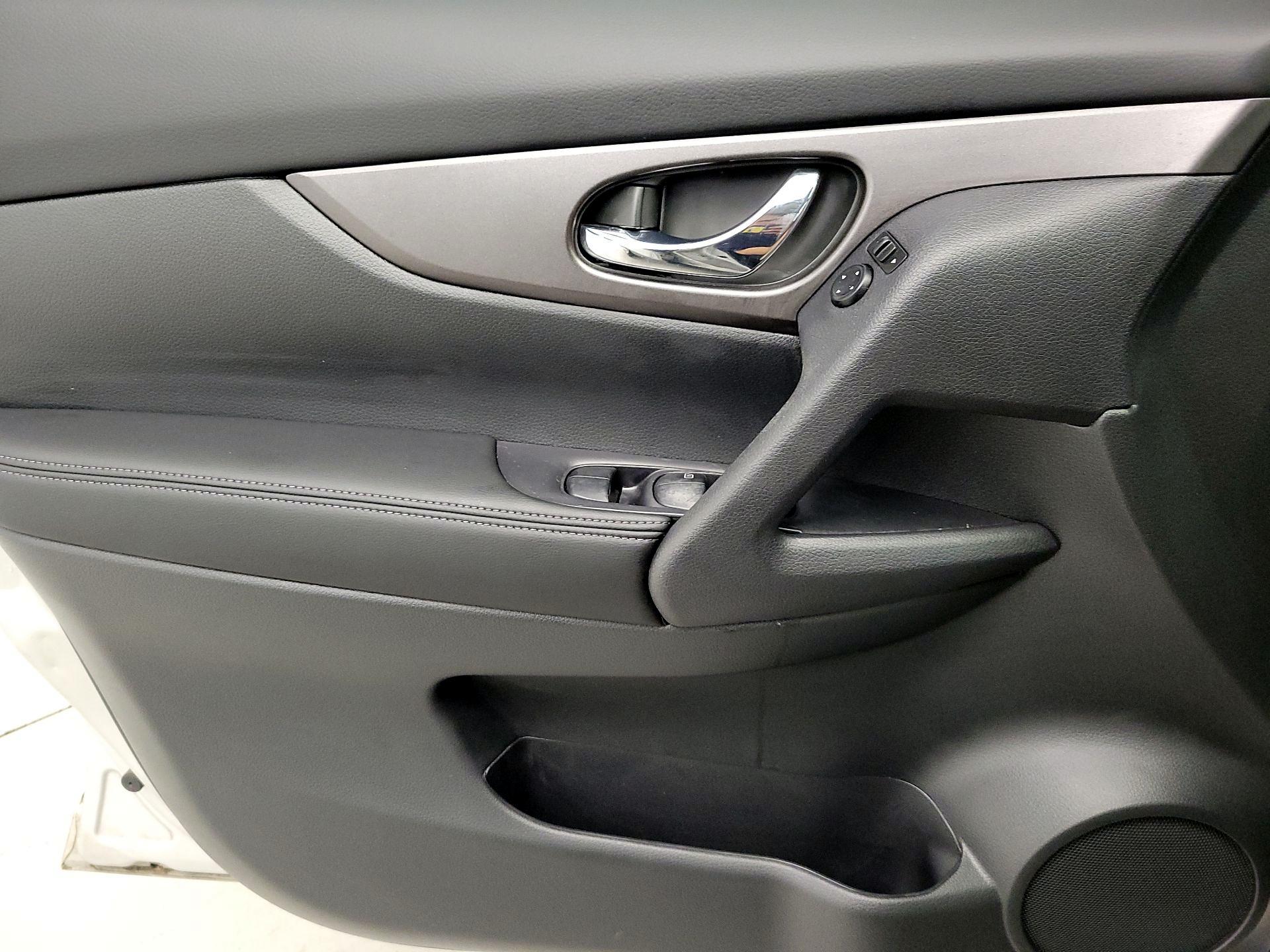 Thumbnail: 2014 Nissan Rogue - 12