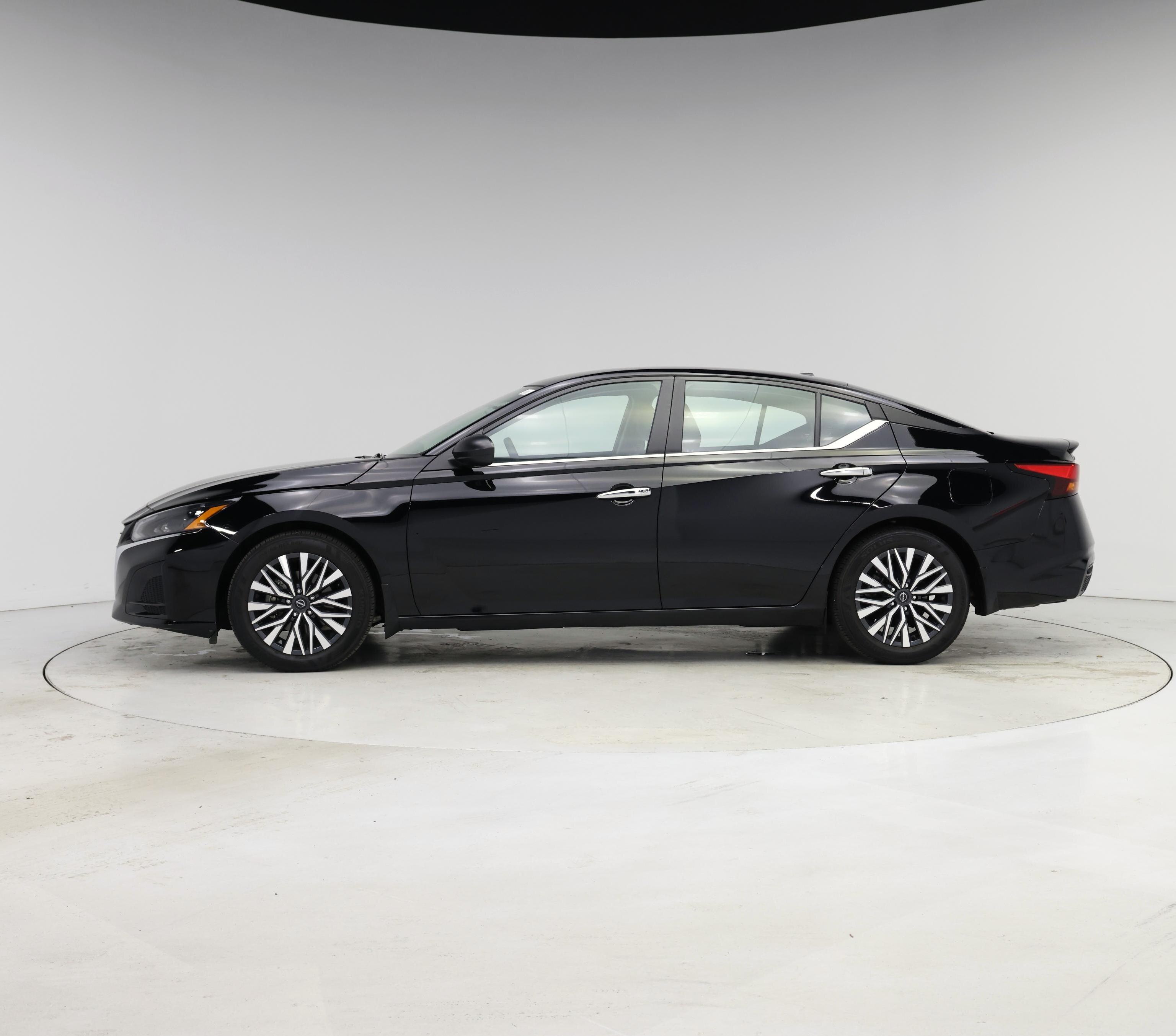Thumbnail: 2024 Nissan Altima - 3