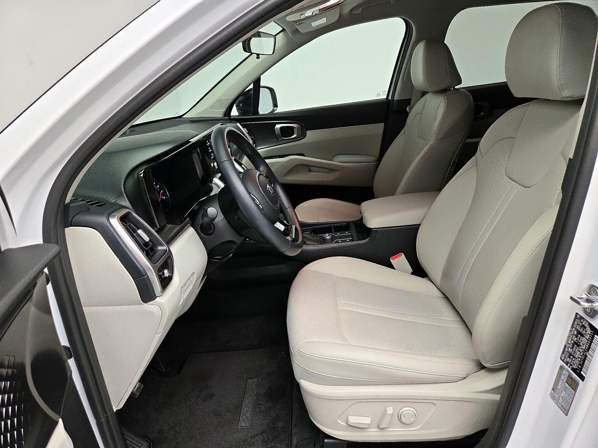 Thumbnail: 2021 Kia Sorento - 11