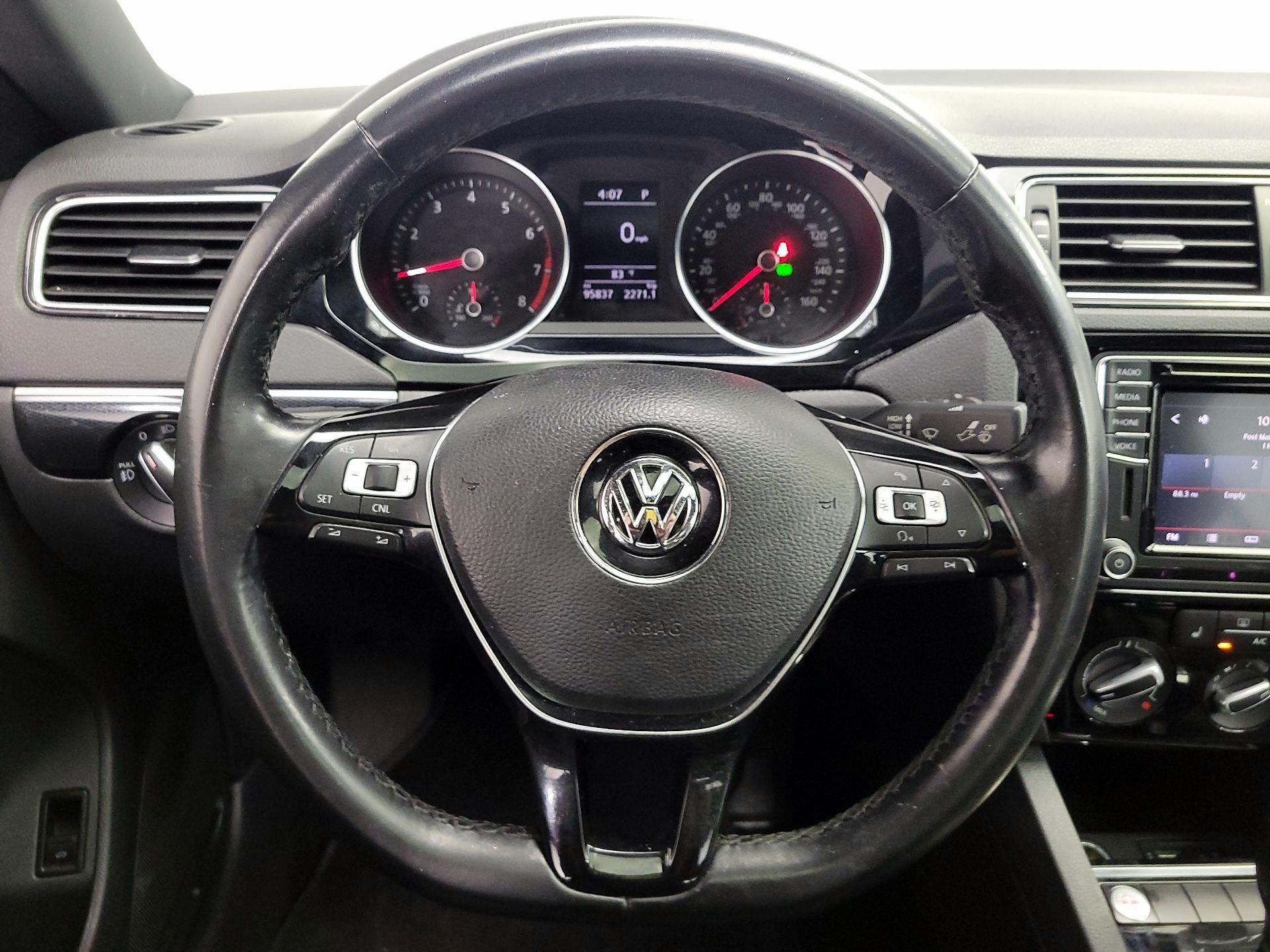 Thumbnail: 2018 Volkswagen Jetta - 10