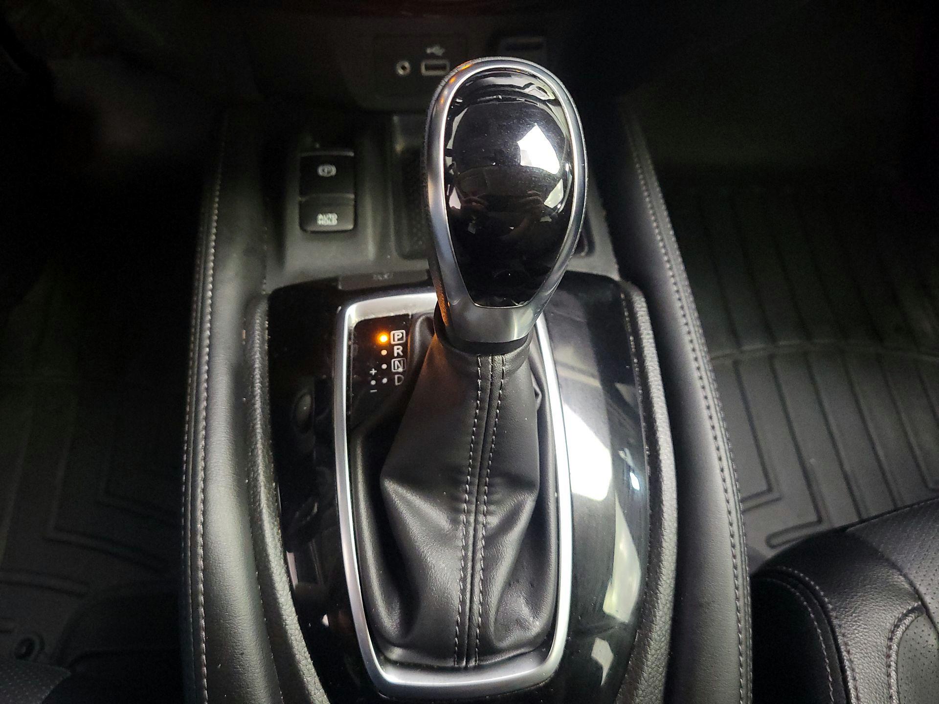 Thumbnail: 2019 Nissan Rogue - 18