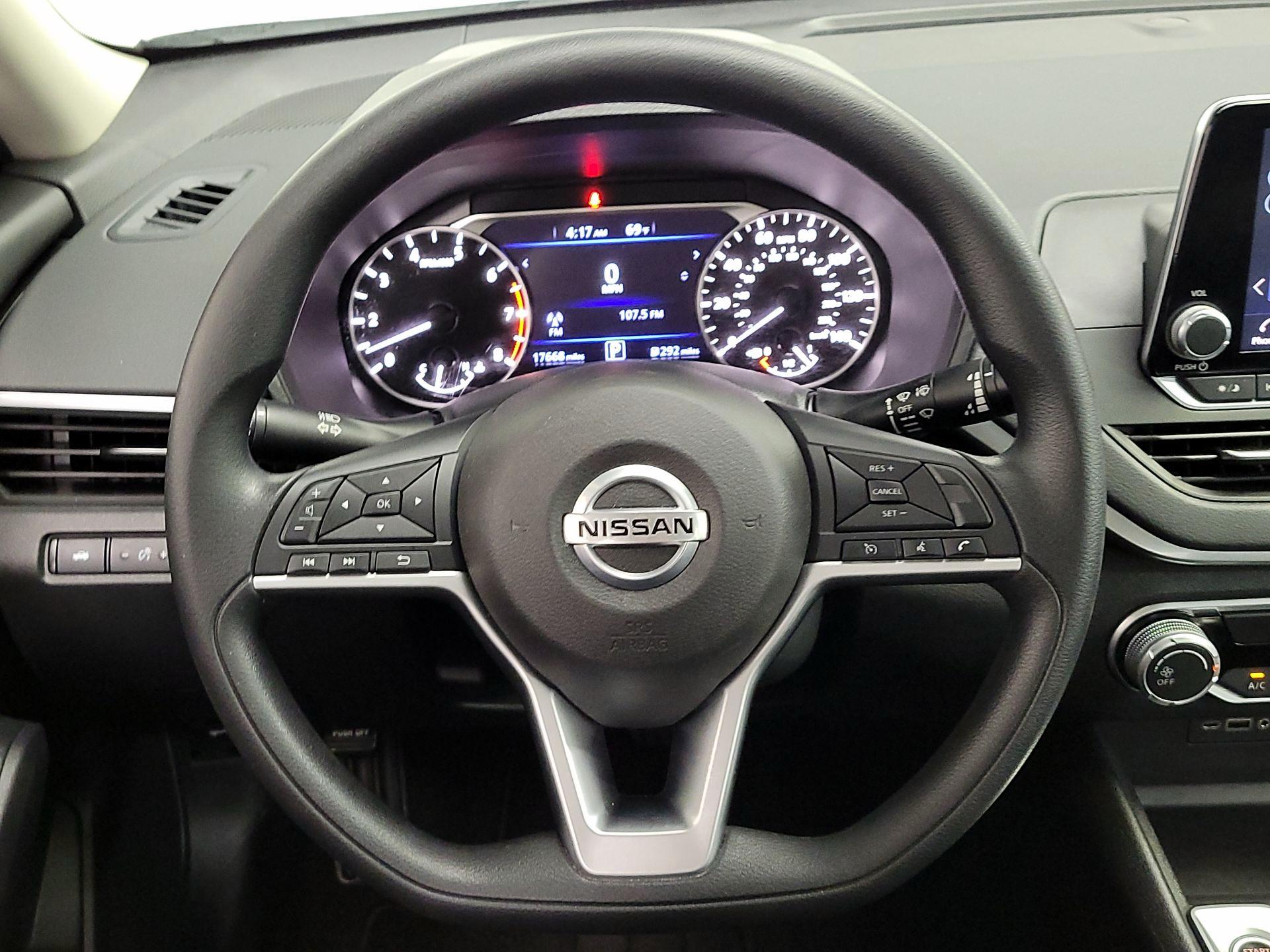 Thumbnail: 2020 Nissan Altima - 10