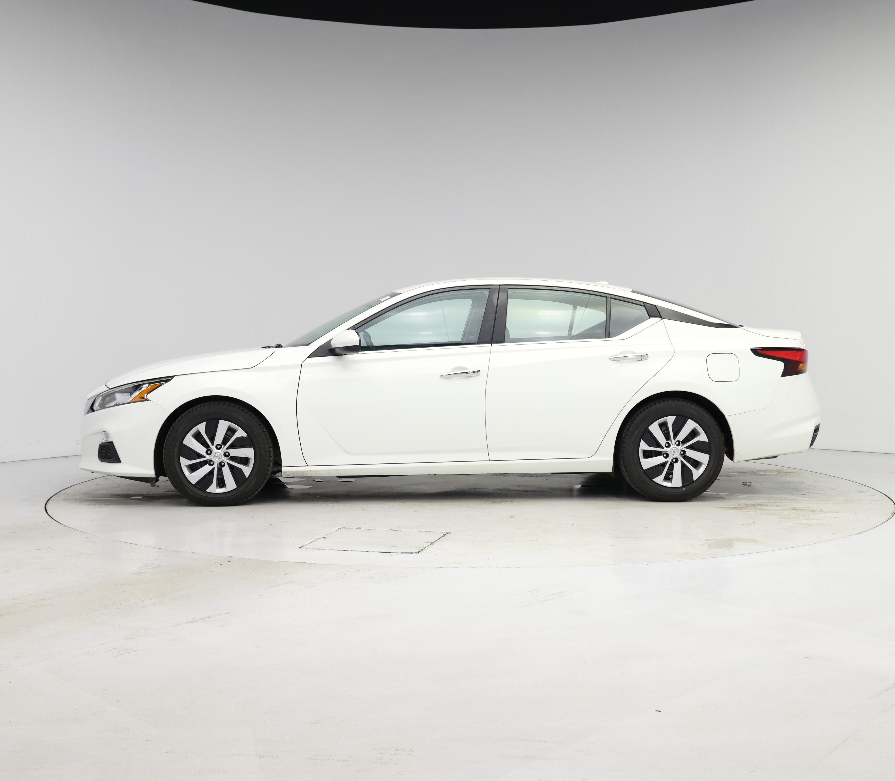 Thumbnail: 2020 Nissan Altima - 3