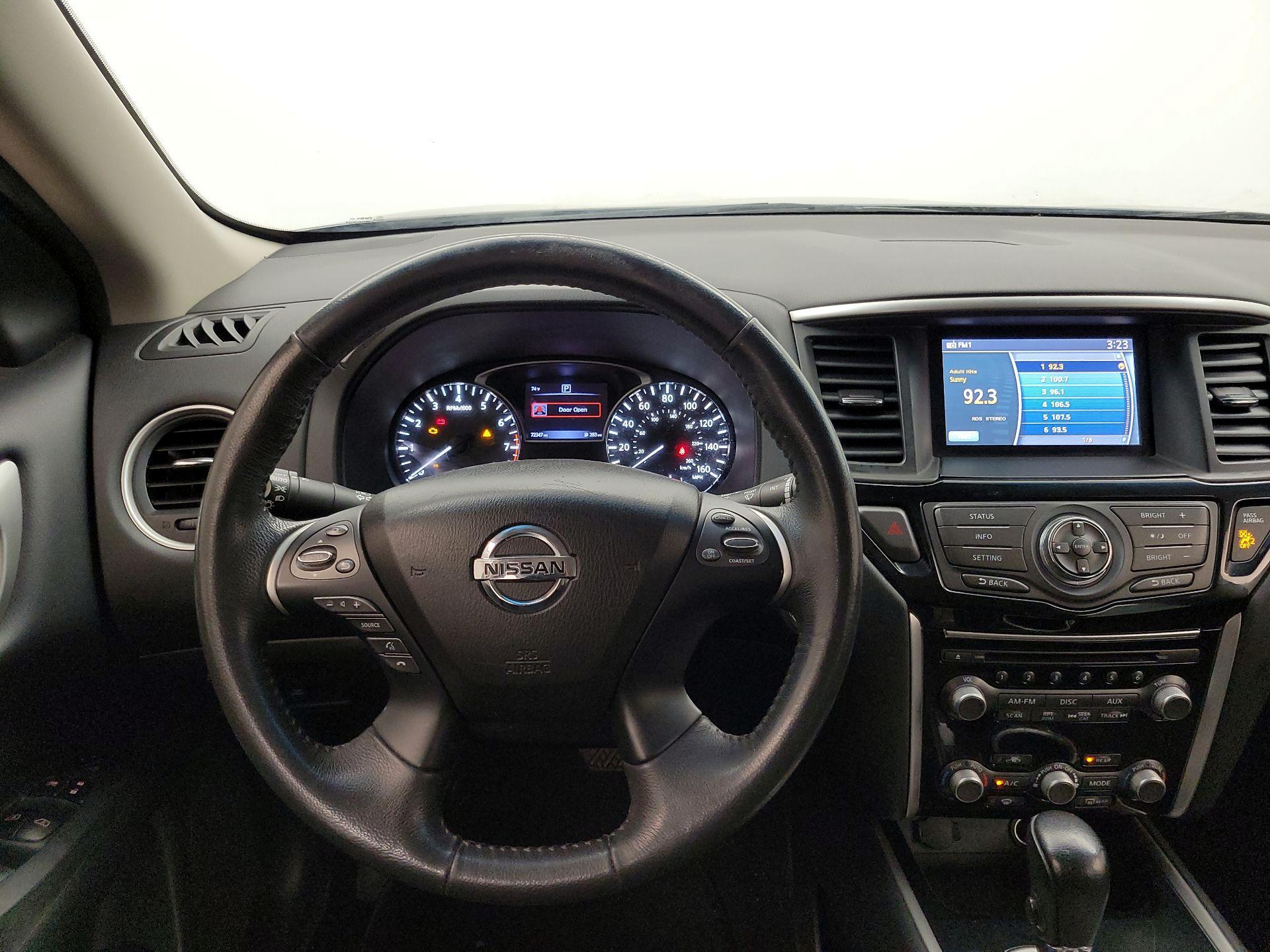 Thumbnail: 2016 Nissan Pathfinder - 10