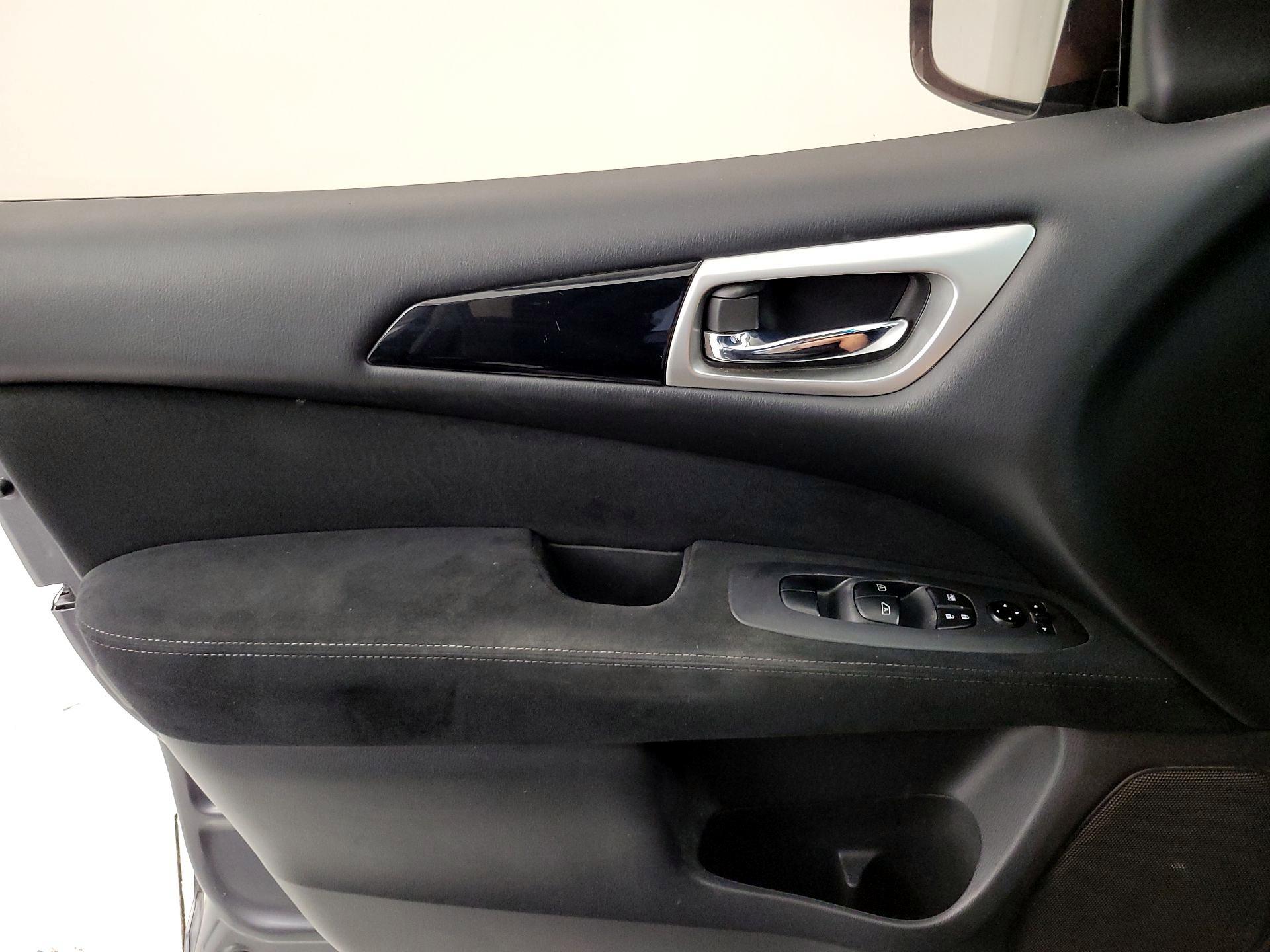 Thumbnail: 2016 Nissan Pathfinder - 12