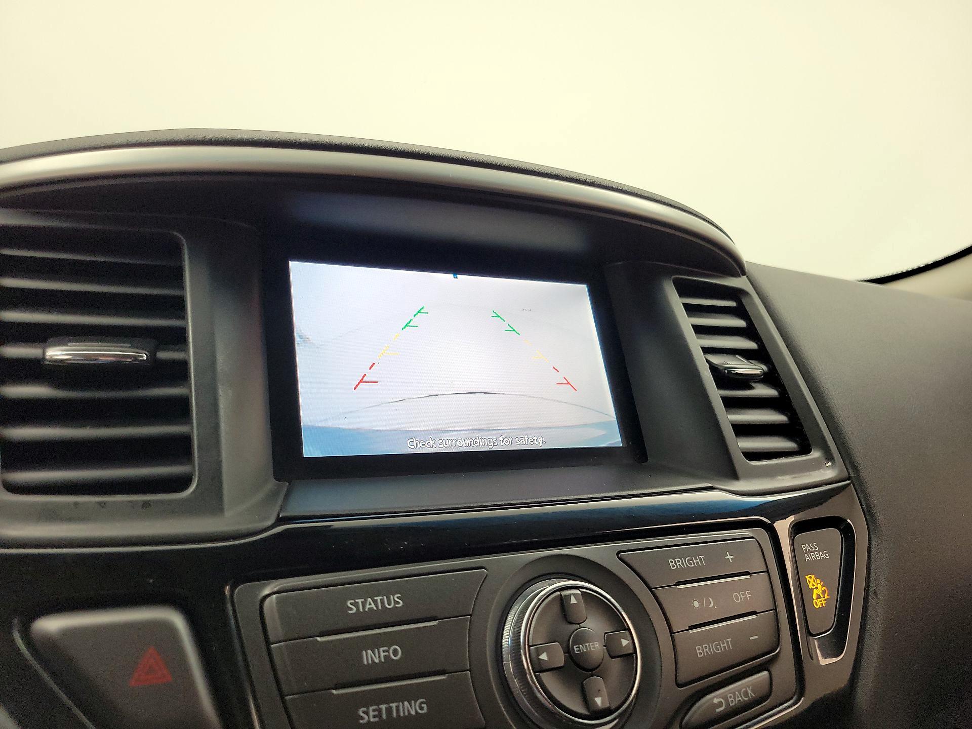 Thumbnail: 2016 Nissan Pathfinder - 14