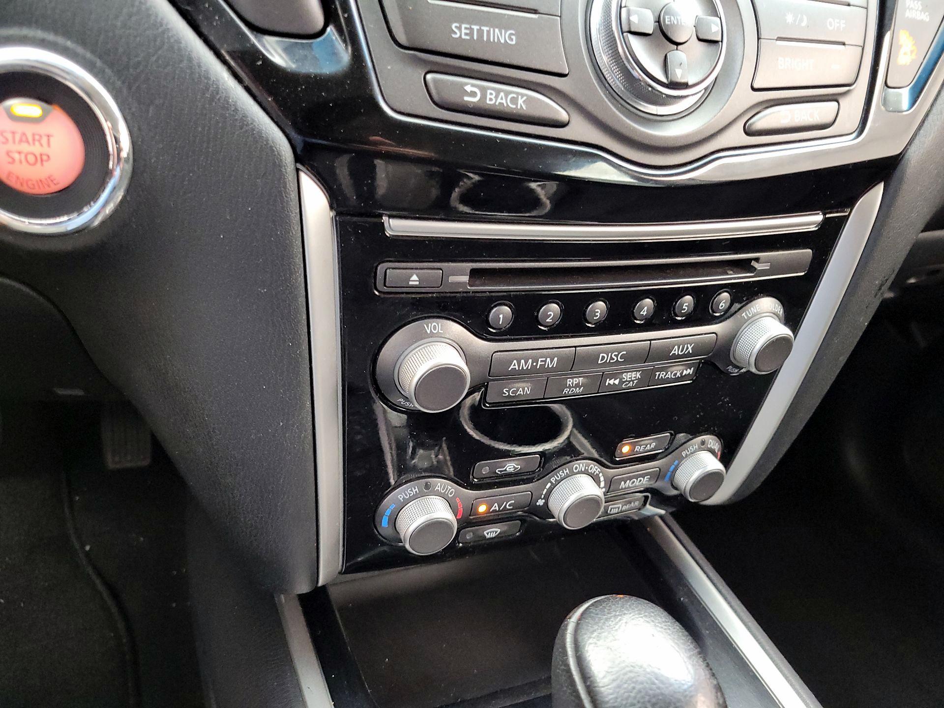 Thumbnail: 2016 Nissan Pathfinder - 16