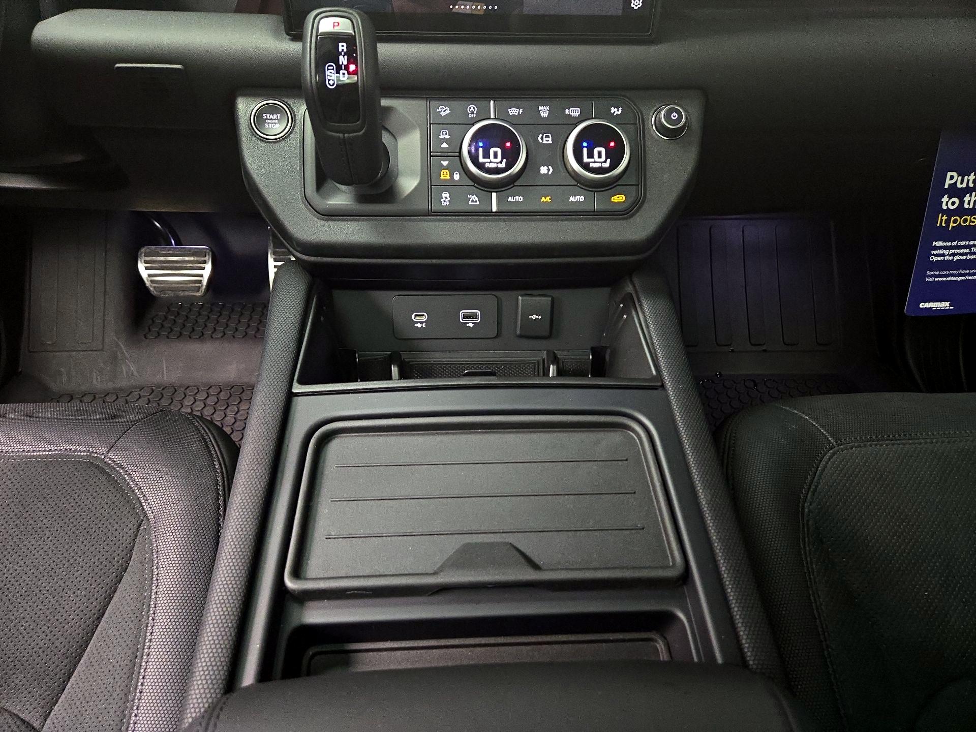 Thumbnail: 2024 Land Rover Defender - 18
