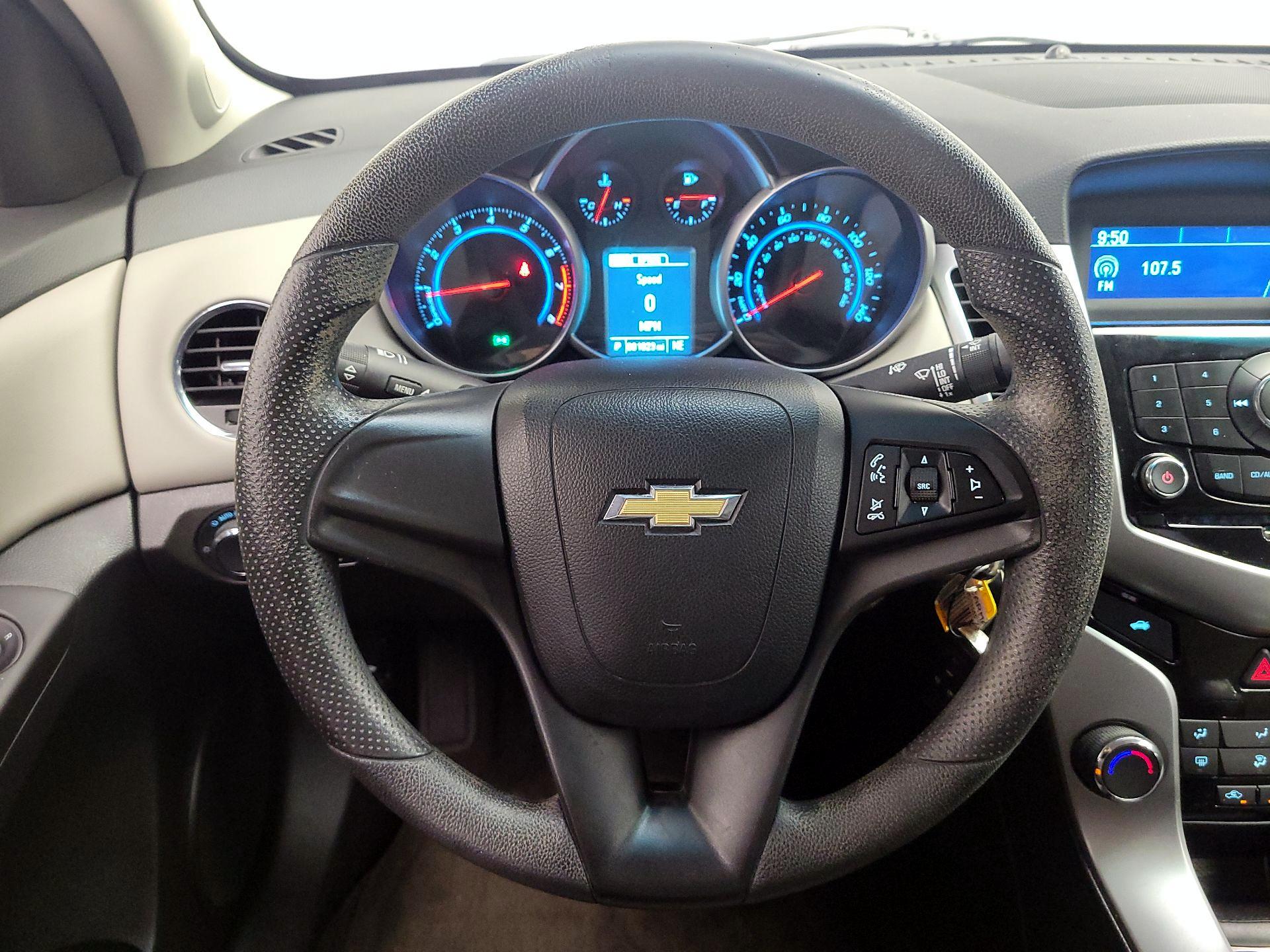 Thumbnail: 2015 Chevrolet Cruze - 10