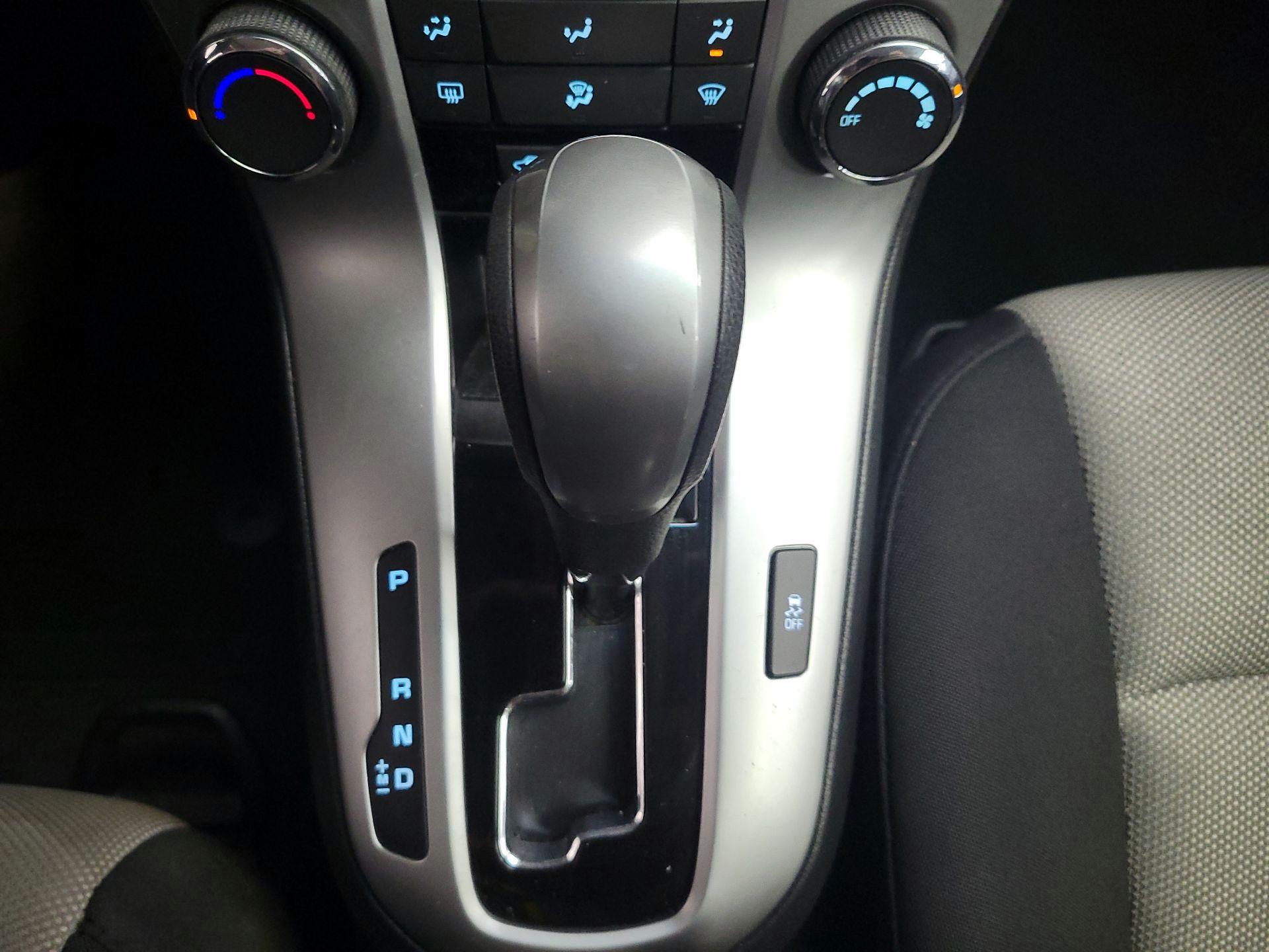 Thumbnail: 2015 Chevrolet Cruze - 16