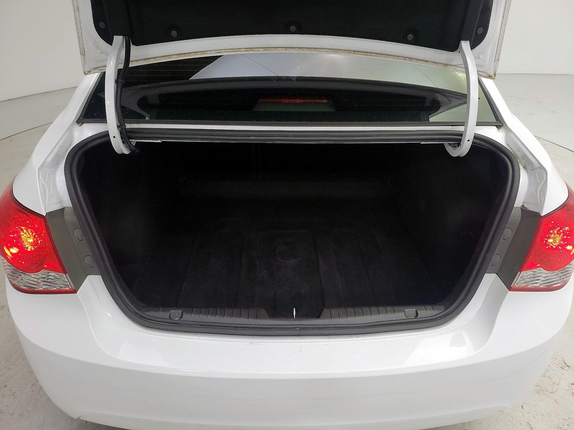 Thumbnail: 2015 Chevrolet Cruze - 19