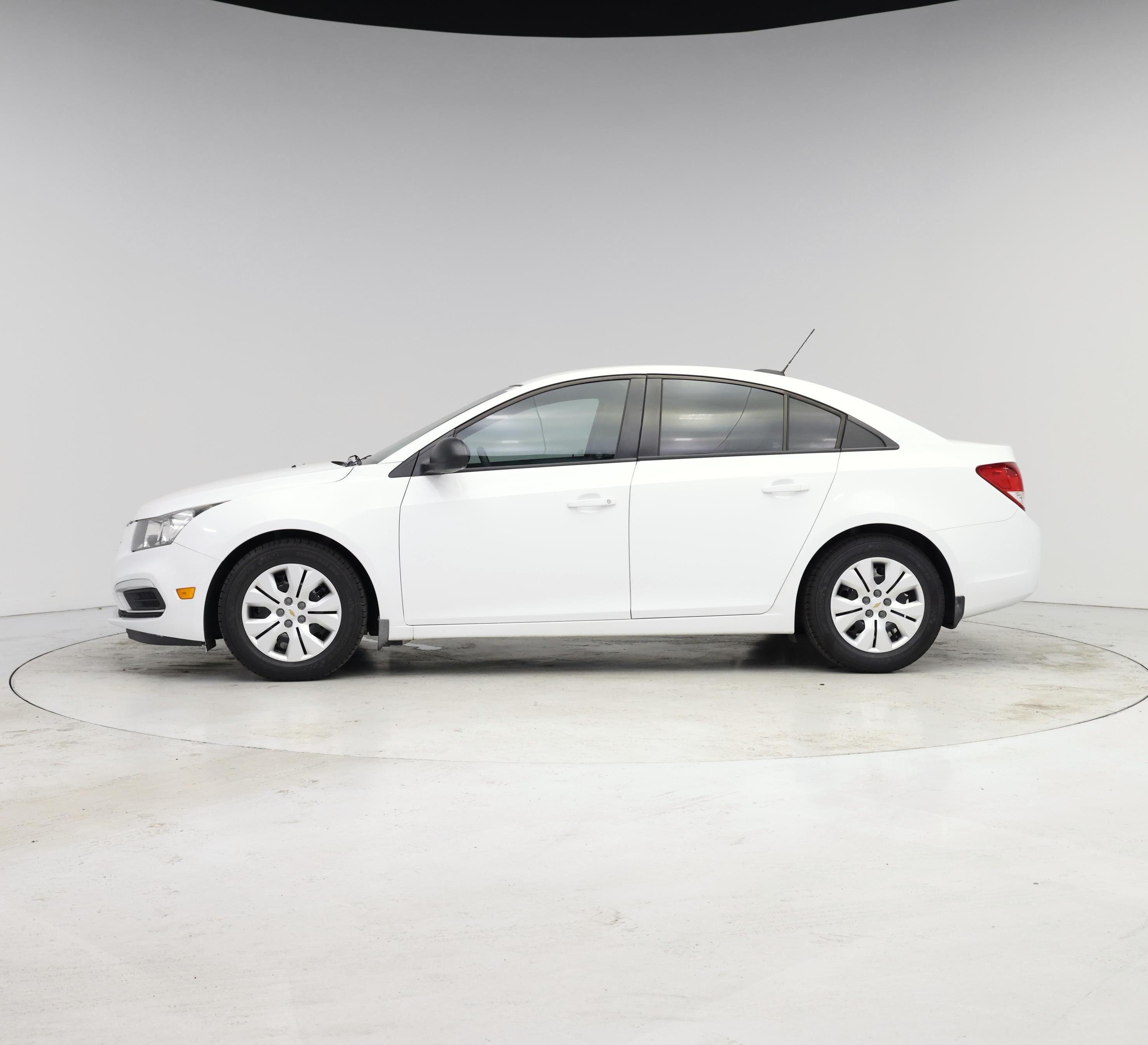 Thumbnail: 2015 Chevrolet Cruze - 3