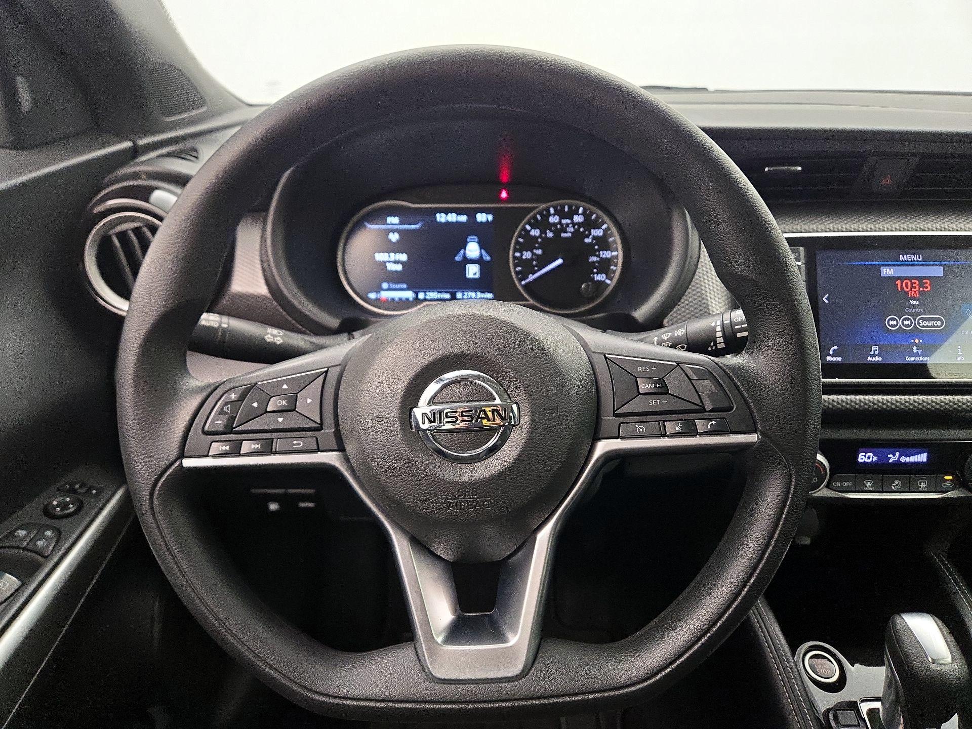 Thumbnail: 2019 Nissan Kicks - 10