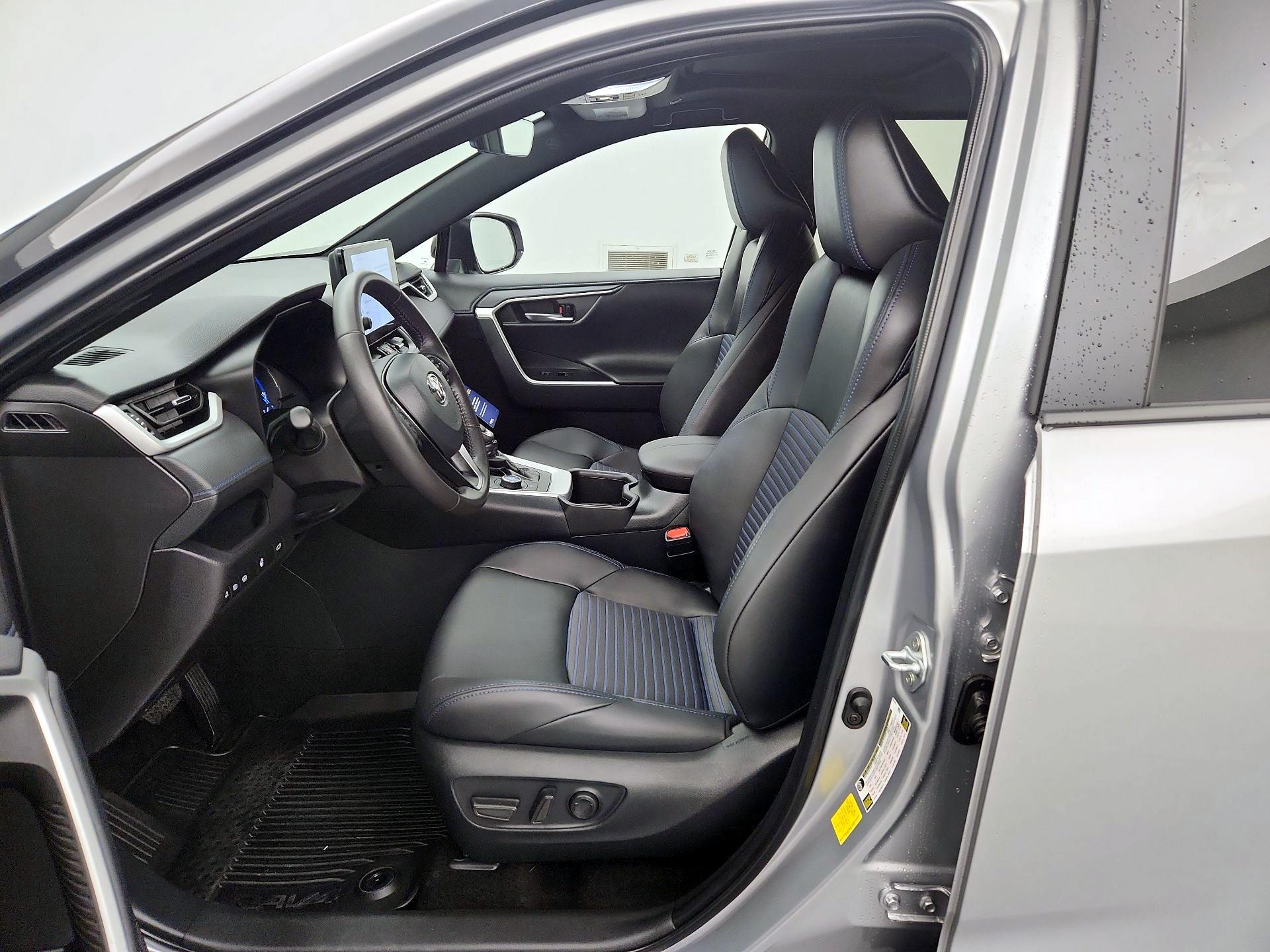 Thumbnail: 2025 Toyota RAV4 - 11