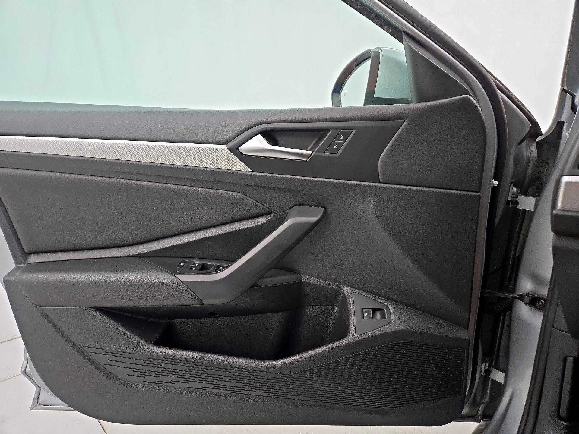 Thumbnail: 2019 Volkswagen Jetta - 12