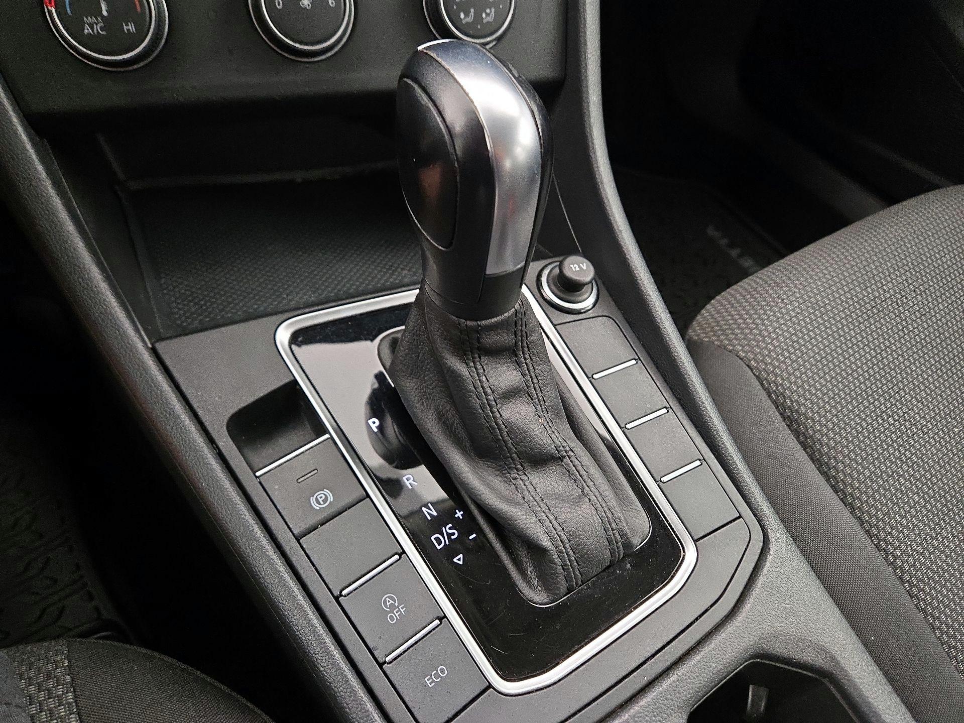 Thumbnail: 2019 Volkswagen Jetta - 17