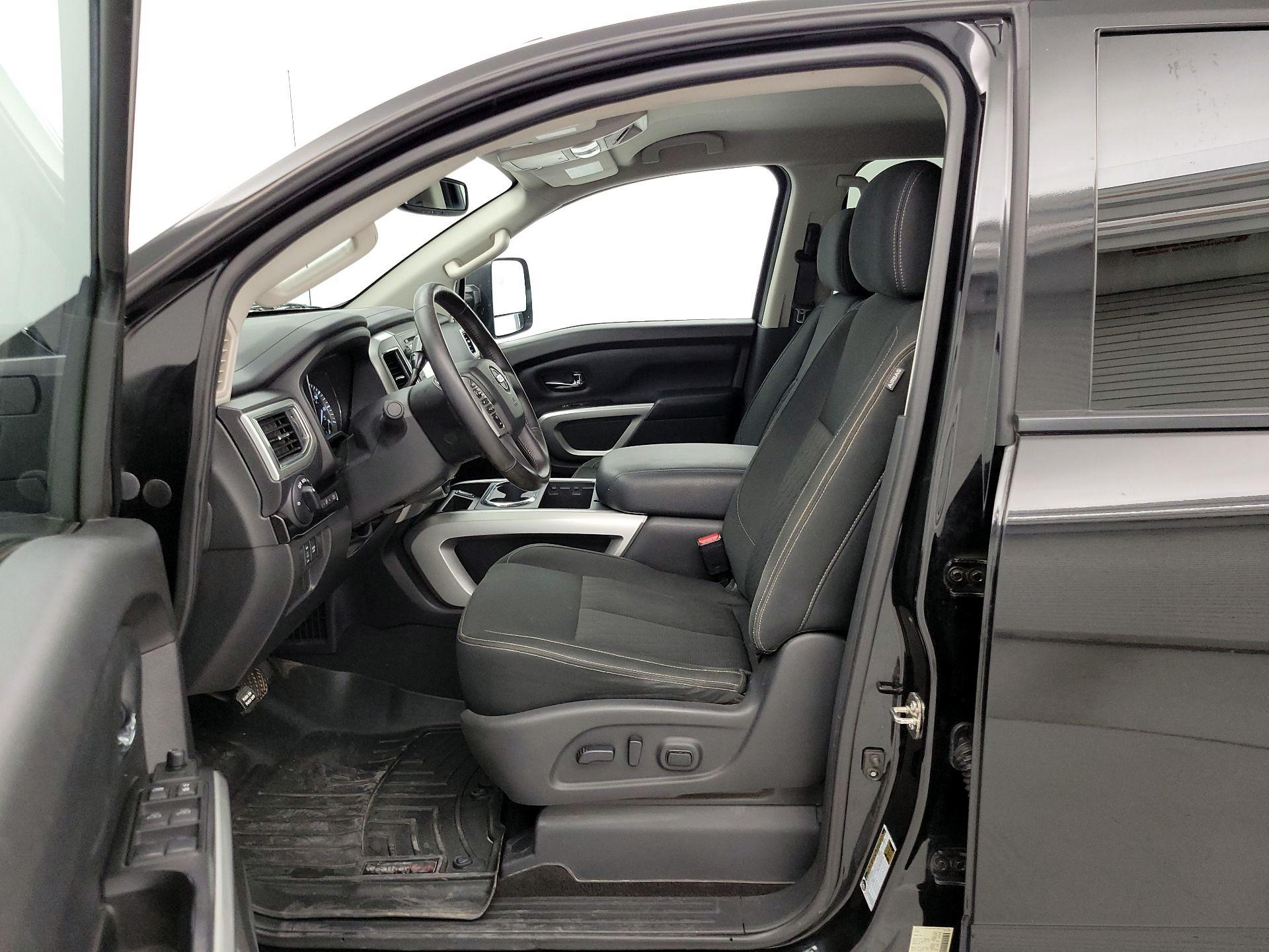 Thumbnail: 2018 Nissan Titan - 11